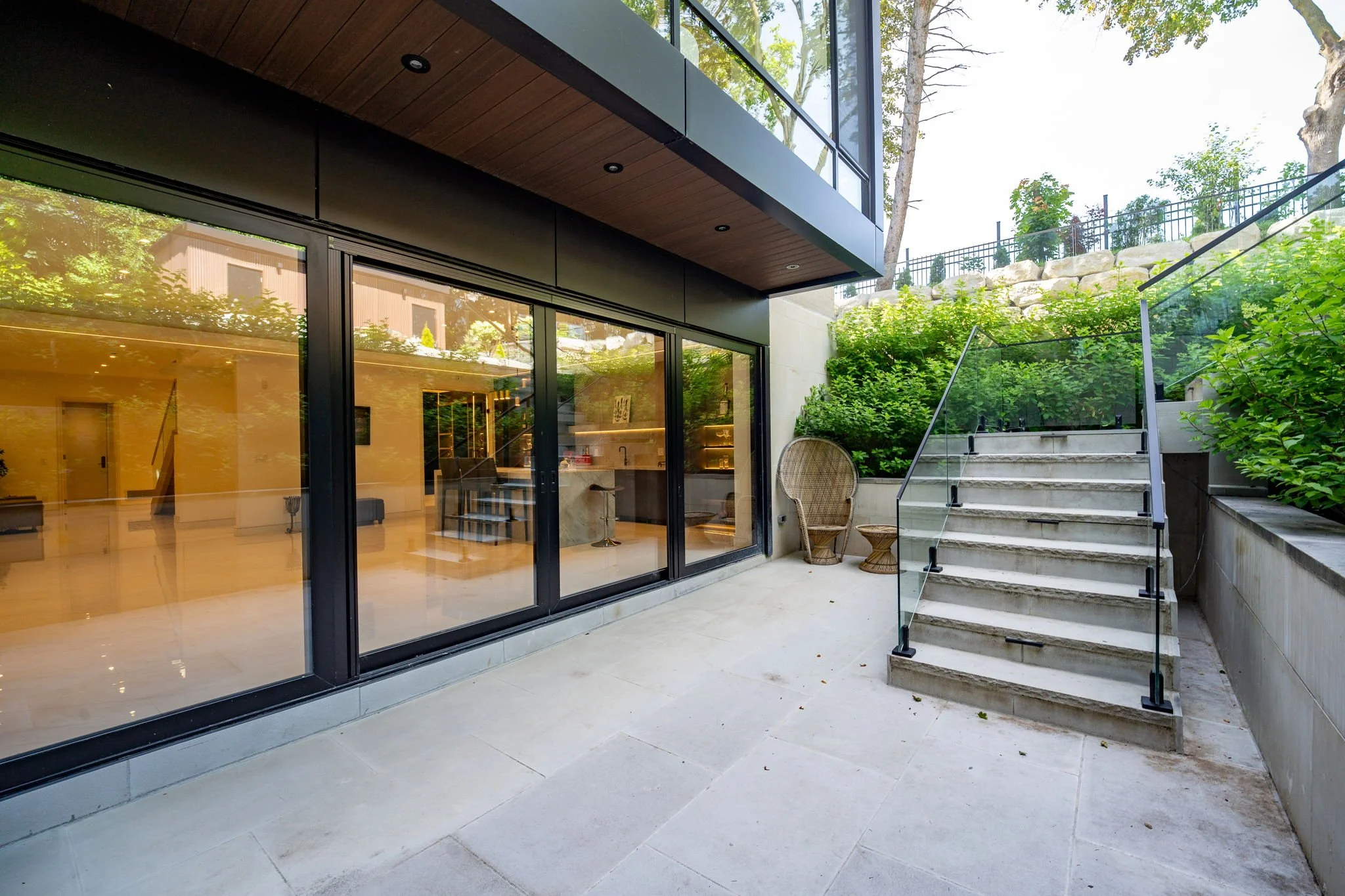 91-web-or-mls-35-riverside-blvd.jpg
