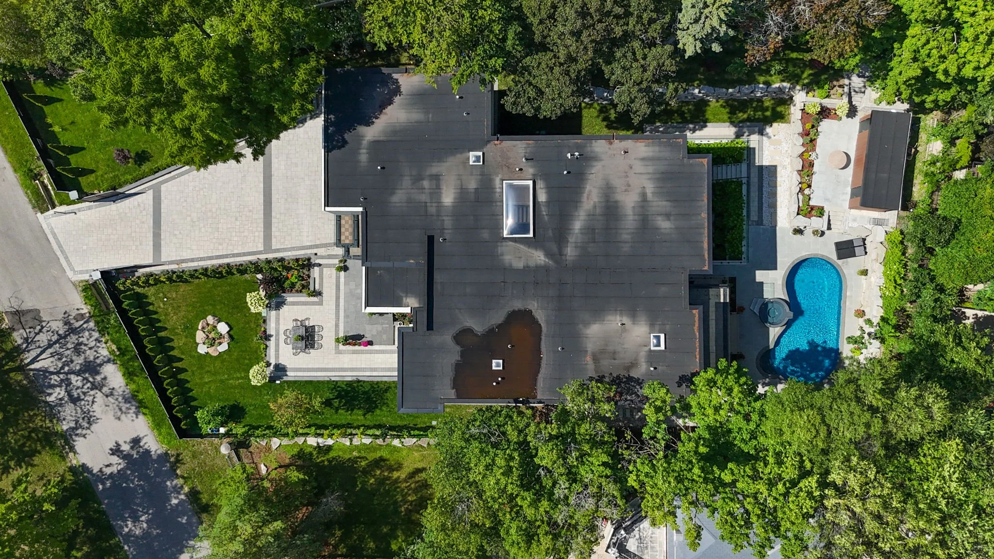 110-web-or-mls-35-riverside-blvd.jpg