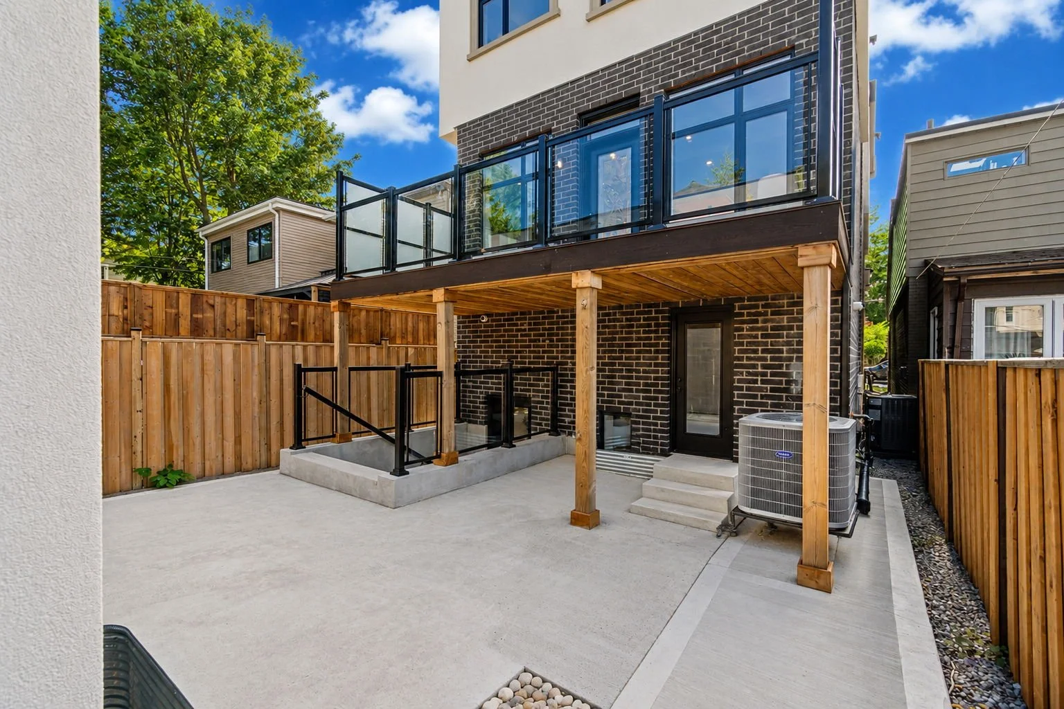 37-web-or-mls-49-wayland-ave.png