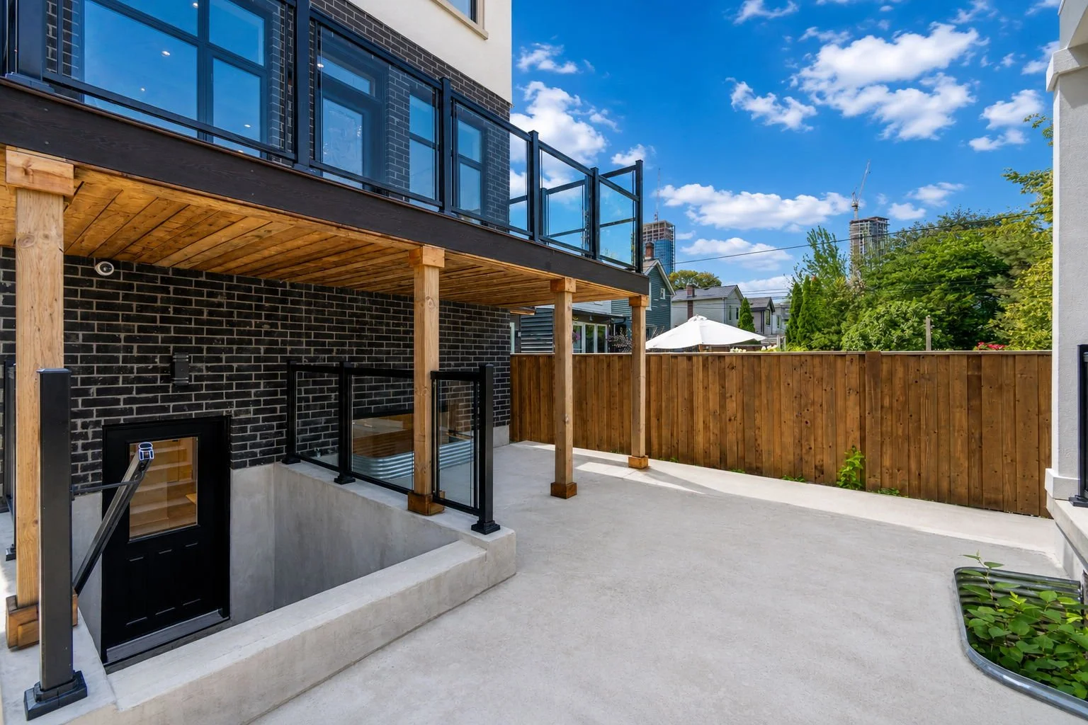 39-web-or-mls-49-wayland-ave.png