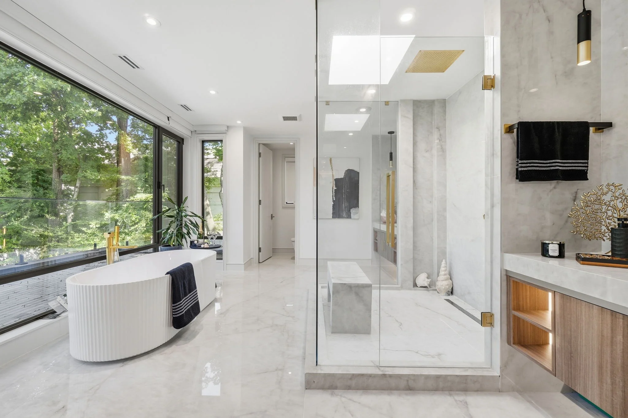 60-web-or-mls-35-riverside-blvd.jpg