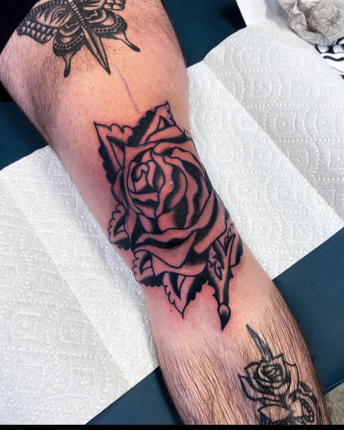 @barberselectrictattoo. 
2942 Markbreit Ave. (Oakley Square) Done by @haze_shad 
FOR BOOKING  DETAILS-  please e-mail barberselectricbooking@gmail.com #barberselectrictattooing #barberselectric #barberselectrictattoo #cincinnatitattoo#cincinnatitatto