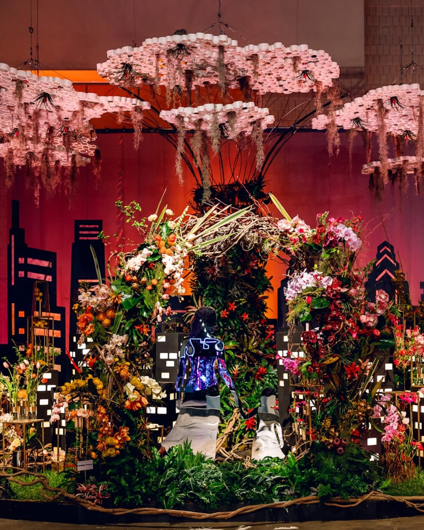 Florals can transform an event. We are feeling inspired by some of the floral displays at the Philadelphia Flower Show. Which is your fav?

Photos from @bizbash courtesy of @phsgardening

#MeetingPlanner #EventProfs #AlleanzaMES #WomenInBusiness #Eve