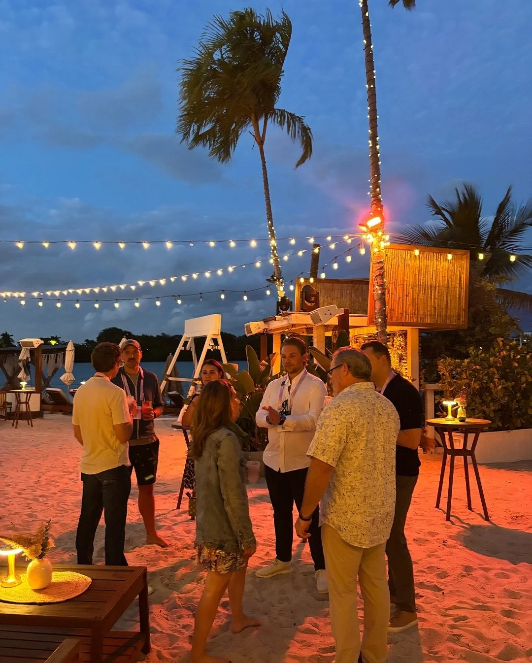 Everyone loves a happy hour, but one on the beach? Even better! We loved bringing together our clients&rsquo; beachside vision at NamesCon 🏝️ We couldn&rsquo;t let our guests leave Miami without a chance to dip their toes in the sand!

#MeetingPlann
