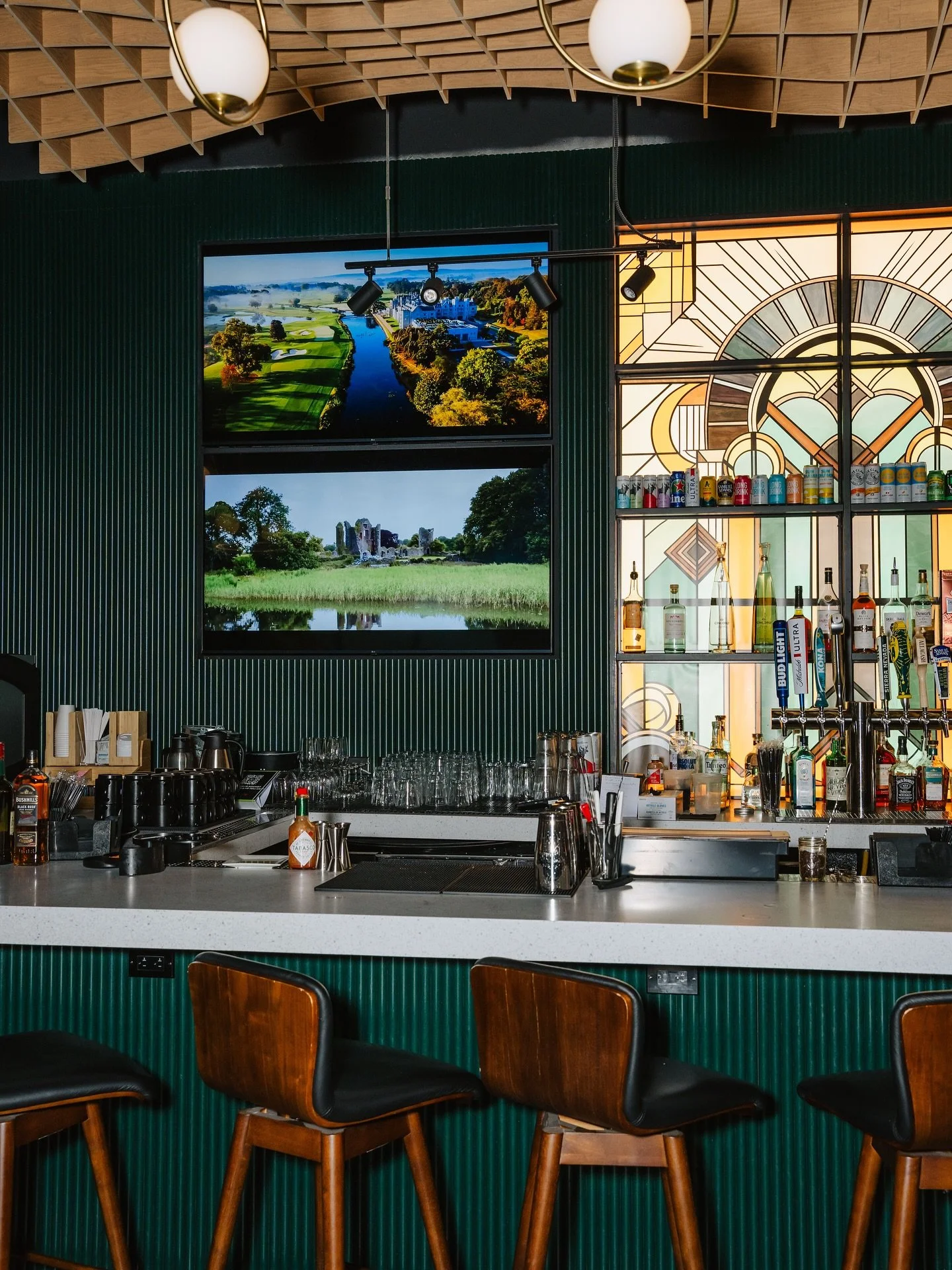 What a fantastic idea for a networking event! Visit Dublin hosted a pre St. Patrick&rsquo;s celebration at Five Iron Golf. We met so many fantastic people from all over Ireland while enjoying delish bites, Guinness and our first baby Guinness! Such a