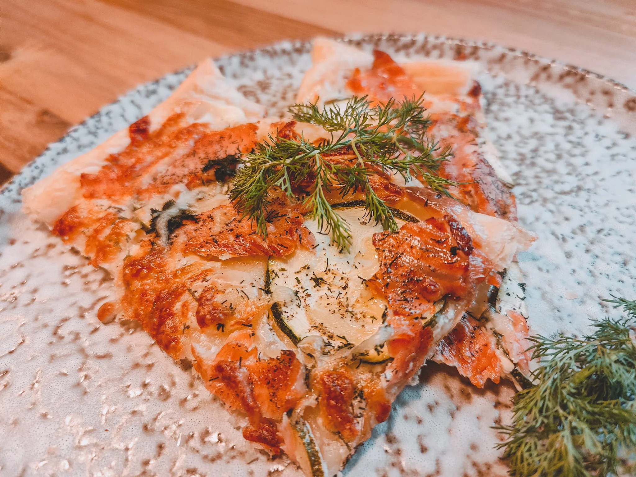 Lachs-Blätterteig-Pizza