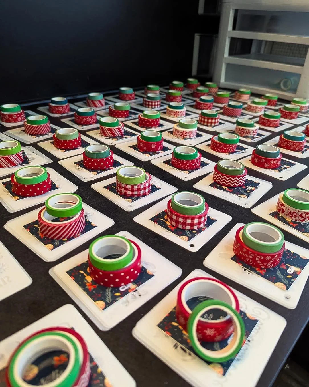 We love preparing all the extras to go in our subscribers&rsquo; mailers! We just finished January&rsquo;s mailers, but the extras are still a secret for now 😏 this is what our subscribers are using now with December&rsquo;s study!

What is everseek