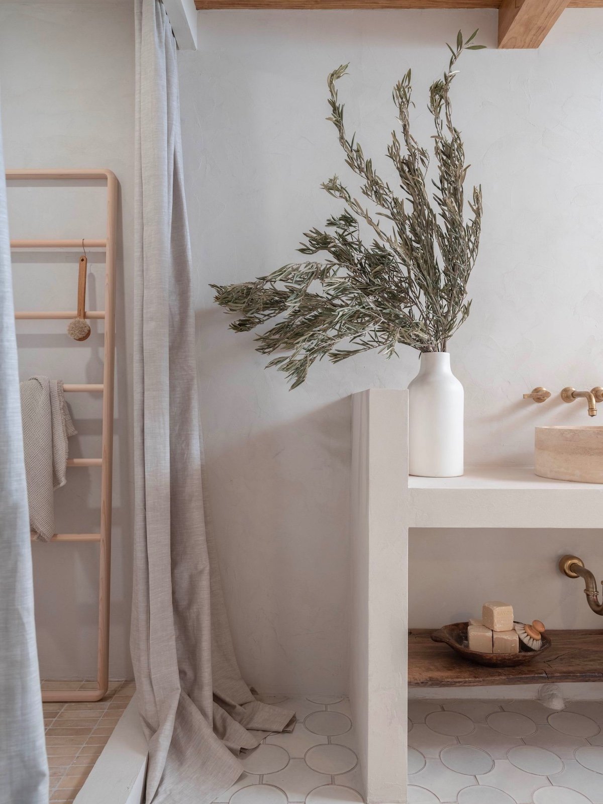 Texas ranch guest house bathroom suite designed by Urbanology Designs