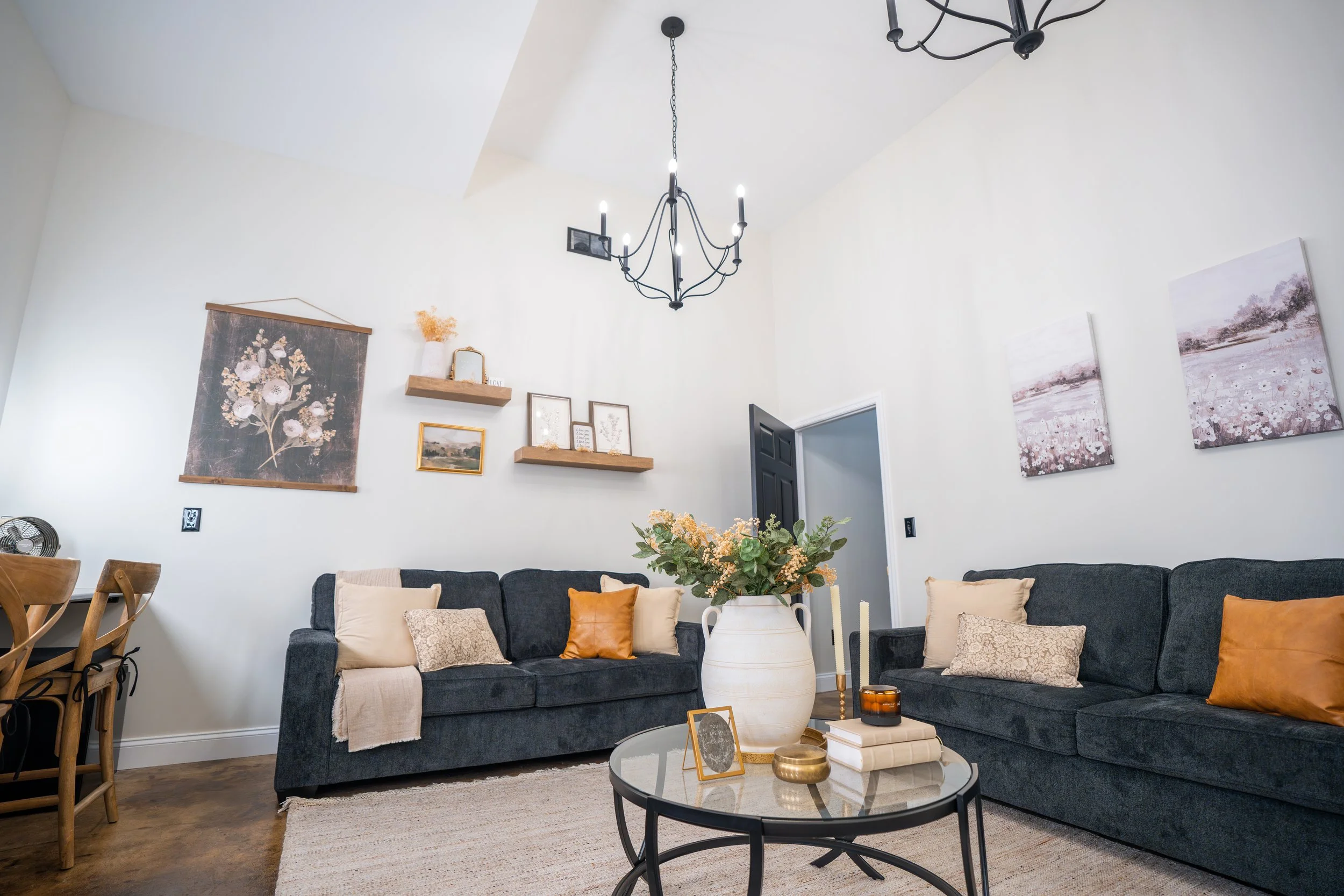 Interiors & Architexture