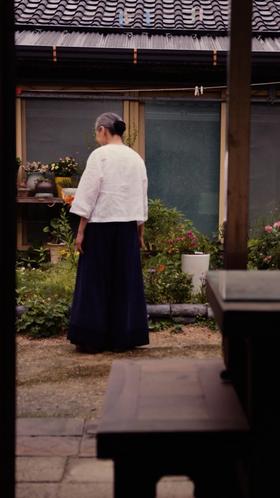 IISE Kim Hae Ja - Cut 5 _ 9x16.00_00_43_11.Still008.jpg