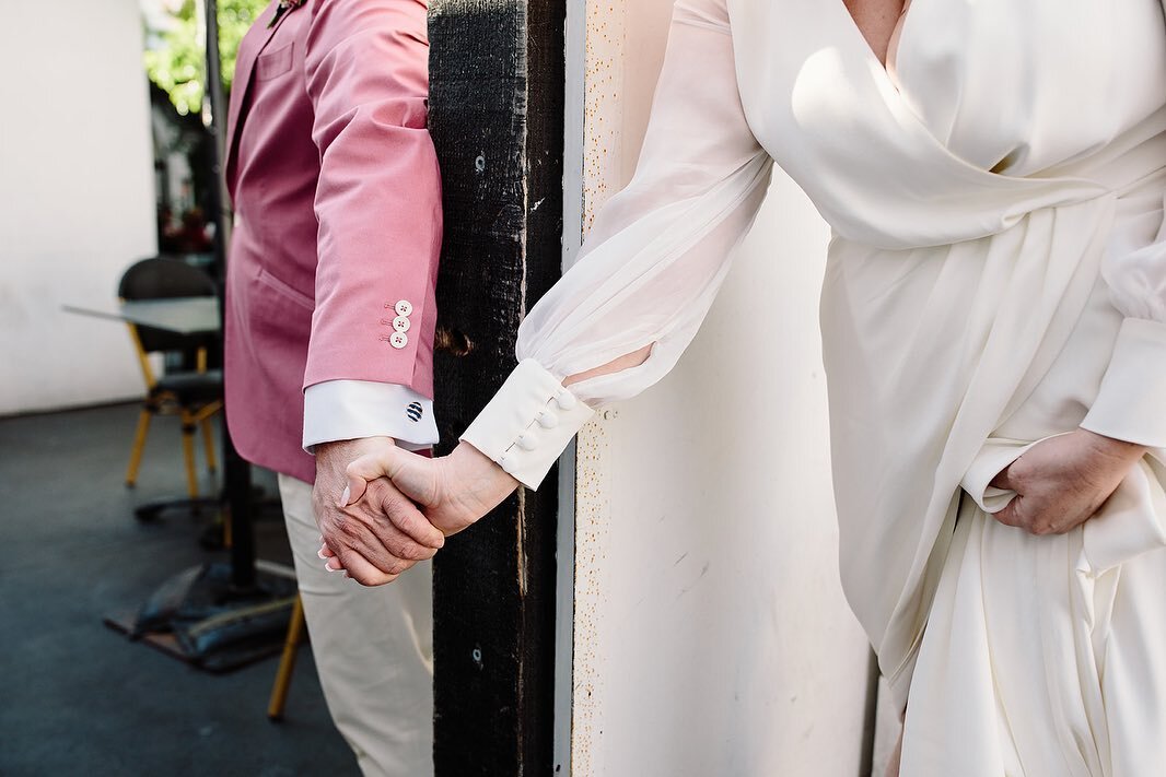 When I first met Erin and Daniele, we instantly clicked. Our conversation felt like it was friends hanging out, just casually chatting about their love for one another.

As their ceremony started to evolved, we added fun guest inclusions with traditi