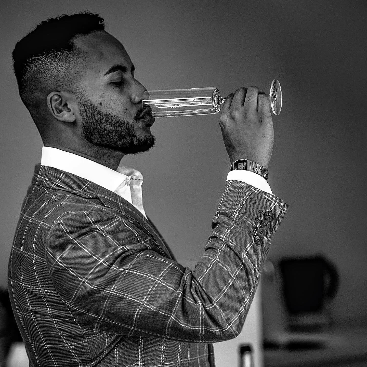 Champagne breakfast🥂🍾
&bull;
&bull;
&bull;
&bull;
&bull;
#wedding #sydneywedding #samesexwedding #samesexmarriage #married #weddingphotography #weddingphotographer #weddingpics #weddinginspiration #champagne #sydney #weddingsuit #weddingrings