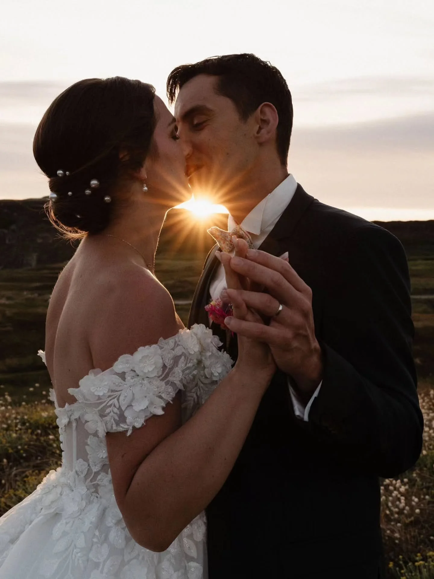 MARIAGE 🌈✨

🔸&nbsp;Explosion de couleurs et de bonne humeur sont au menu de ce mariage !

🔸 Direction le @moulin.du.ponchou pour une journ&eacute;e joyeuse et p&eacute;tillante &agrave; l&rsquo;image de M&eacute;lanie et K&eacute;vin.

🔸 Un th&eg