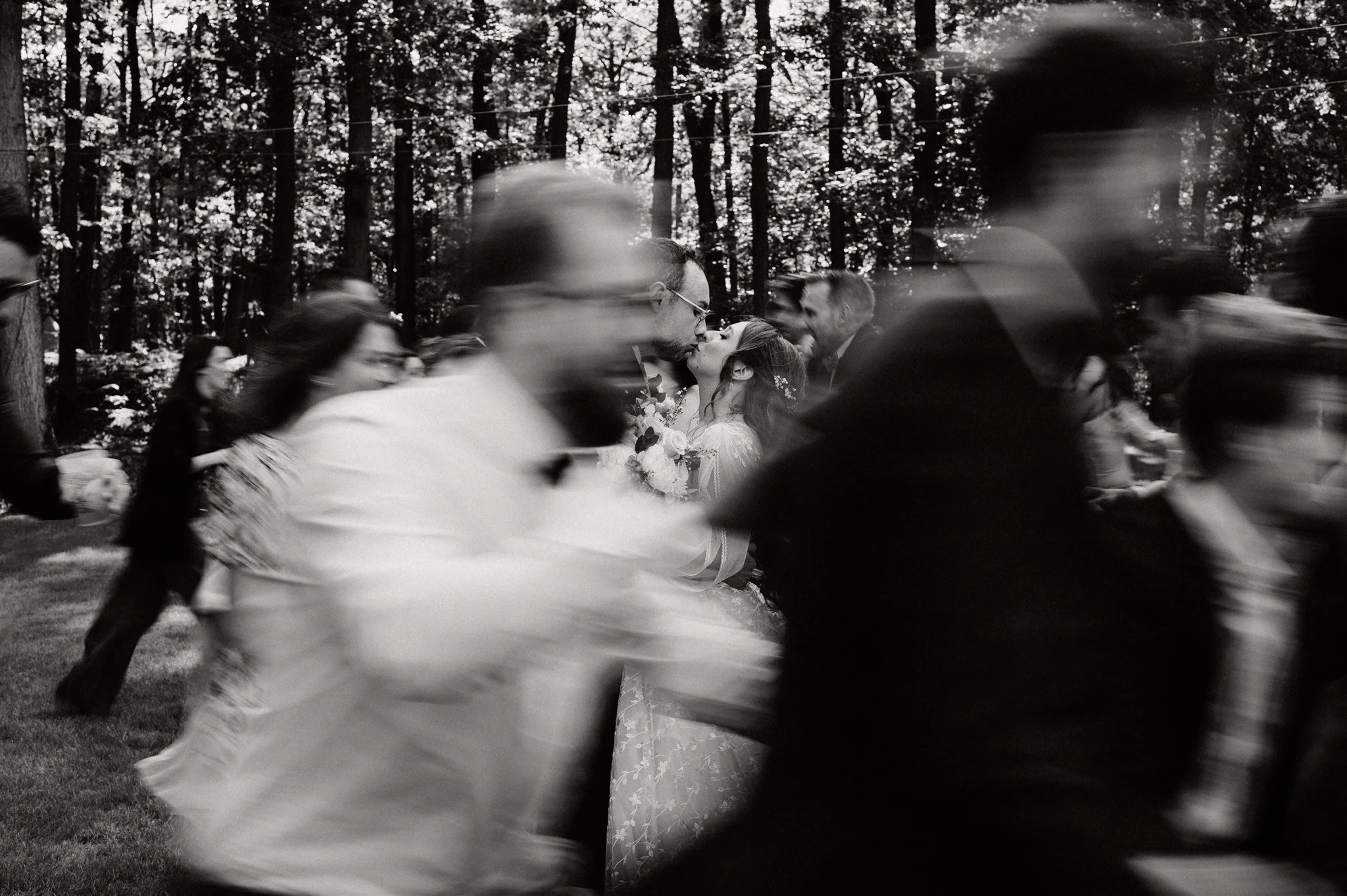 alex-vidal-mariage-domaine-roche-couloir.jpg