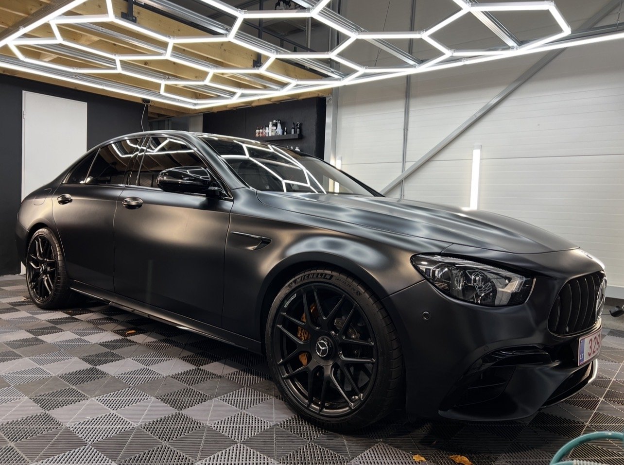 Rankinė automobilių plovykla Šiauliuose
Profesionalus automobilių plovimas Šiauliuose
Rankinis automobilio plovimas Šiauliuose
Detalus automobilio išorės plovimas
Premium automobilių plovimas Šiauliuose
Automobilio kėbulo plovimas Šiauliuose
Automobi