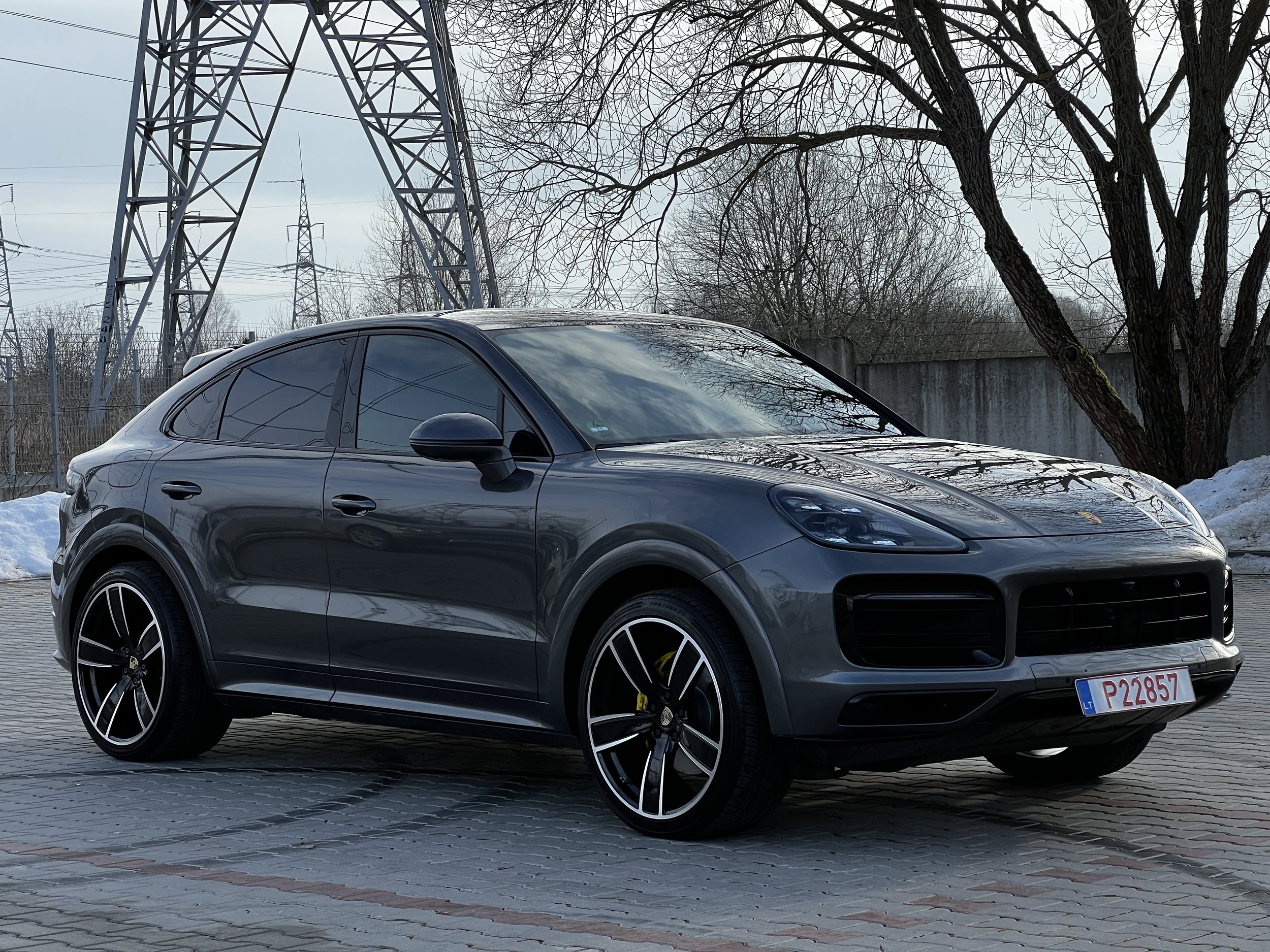 Automobilių plovimas Šiauliuose – profesionalus detalus išorės plovimas, ratlankių, padangų ir kėbulo valymas, saugus rankinis automobilio plovimas bei ilgalaikė automobilio išorės apsauga Detalus automobilio išorės plovimas Šiauliuose 