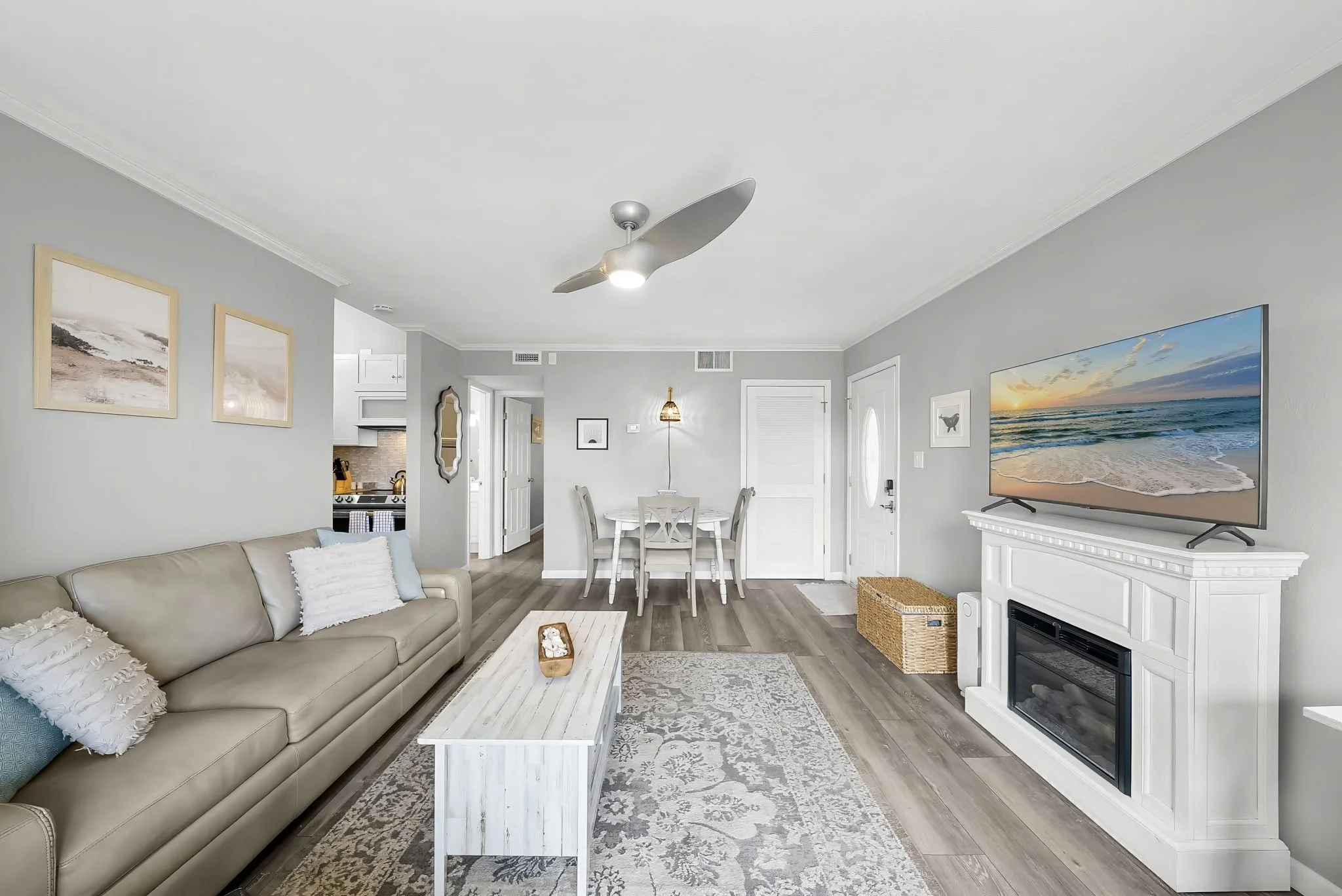 3-web-or-mls-17462 Front Beach Rd 10 C3-6.jpg