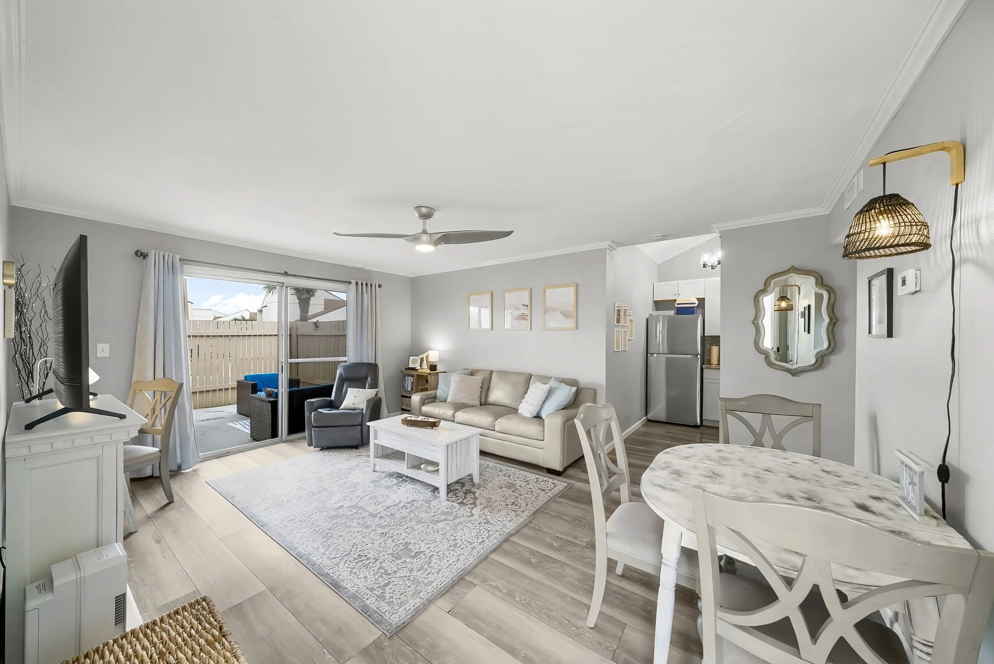 4-web-or-mls-17462 Front Beach Rd 10 C3-3.jpg