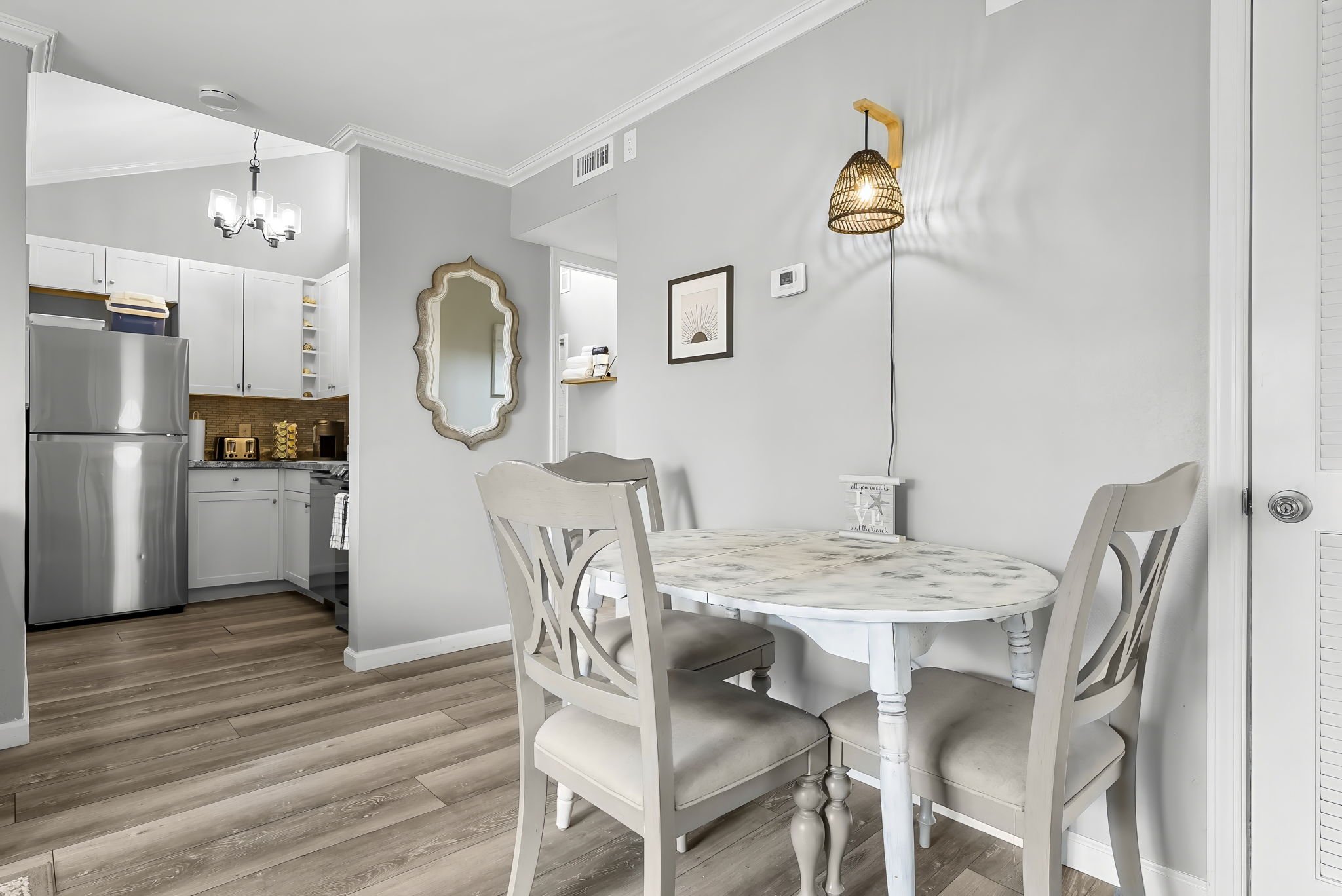 8-web-or-mls-17462 Front Beach Rd 10 C3-8.jpg