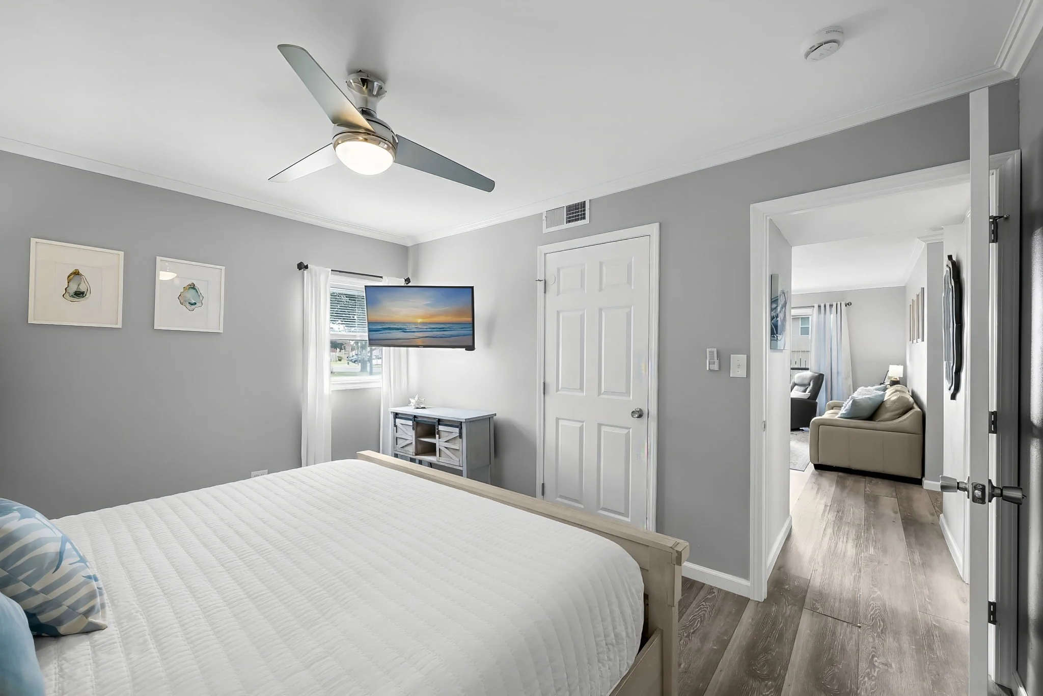 12-web-or-mls-17462 Front Beach Rd 10 C3-13.jpg