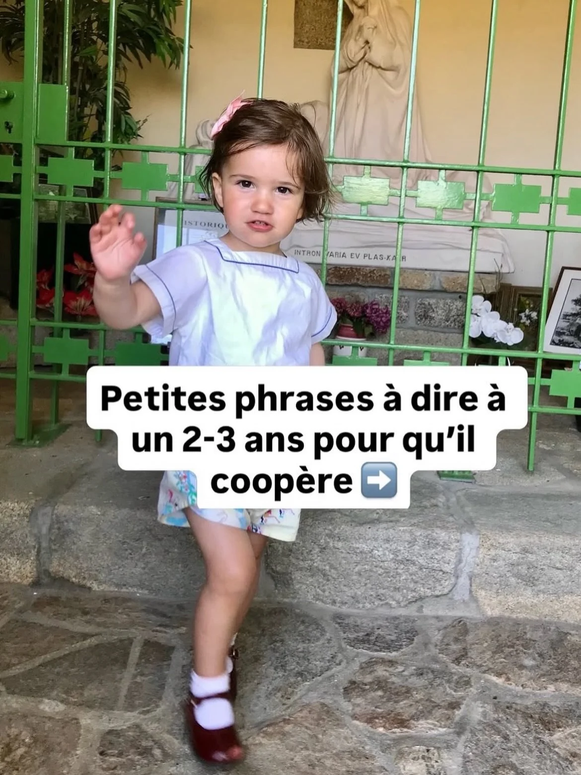 ⤵️Commentez LIVRE pour recevoir le lien vers mon dernier livre Les Petites Phrases publi&eacute; @editionsmichellafon . 

J&rsquo;y ai r&eacute;uni plus de 300 petites phrases &agrave; dire &agrave; vos enfants au quotidien.

&Ccedil;a va transformer