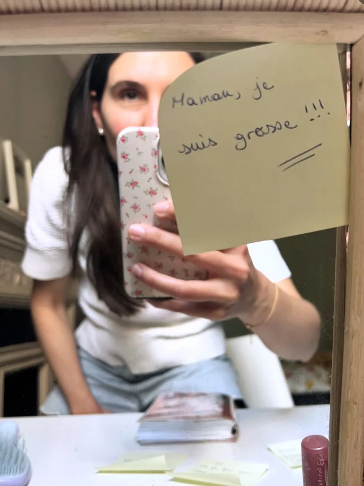 Commentez PHRASES pour les petites phrases qui vont aider vos enfants a grandir heureux et confiants. 

&laquo;&nbsp;Maman, je suis grosse! Tu me trouves grosse? &raquo;

Notre premier r&eacute;flexe est souvent de dire: &laquo; mais non!
Qu&rsquo;es