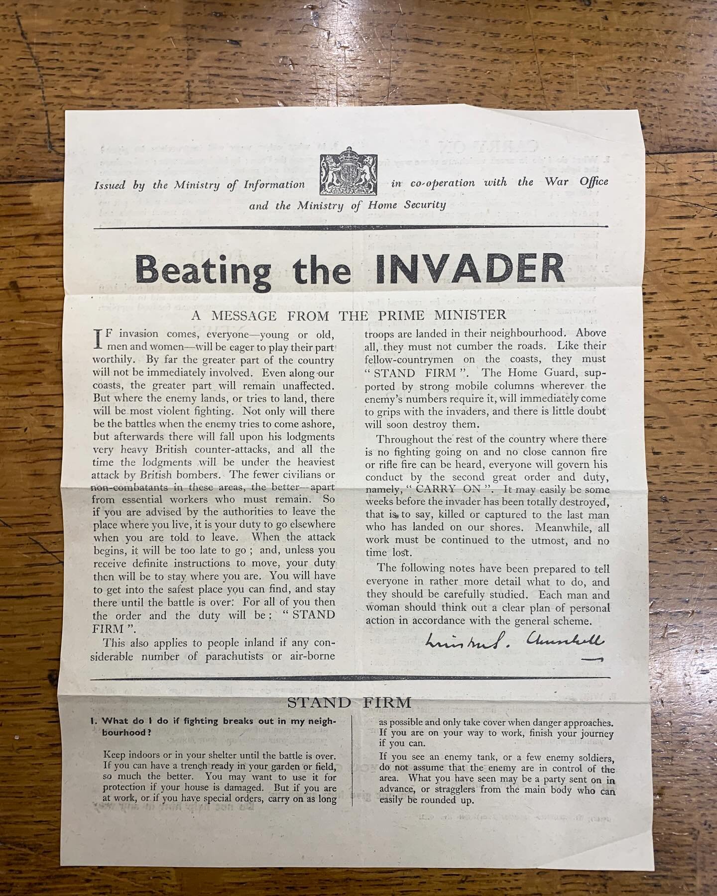Stand Firm! 1941 instruction leaflet giving instructions on what to do in the event of an invasion. Includes an introduction written by Churchill. Incredibly scarce important document. In excellent condition.
#ww2
#churchill 
#history
#battleofbritai