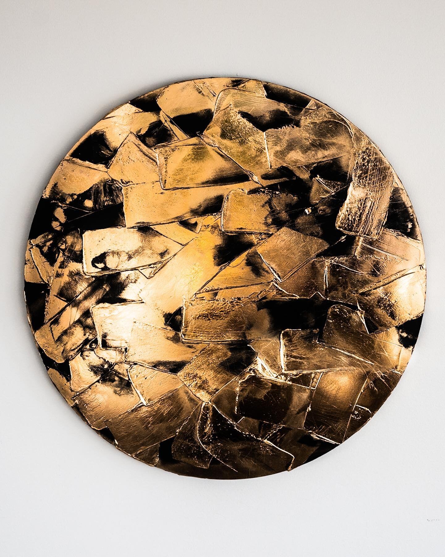 This piece was featured by Saatchi Art's Chief Curator, Rebecca Wilson, last week 🙌

(You might have also seen it IRL last weekend at Art Palm Beach 😁)

Possibilities
Gold foil on panel
28-inch diameter