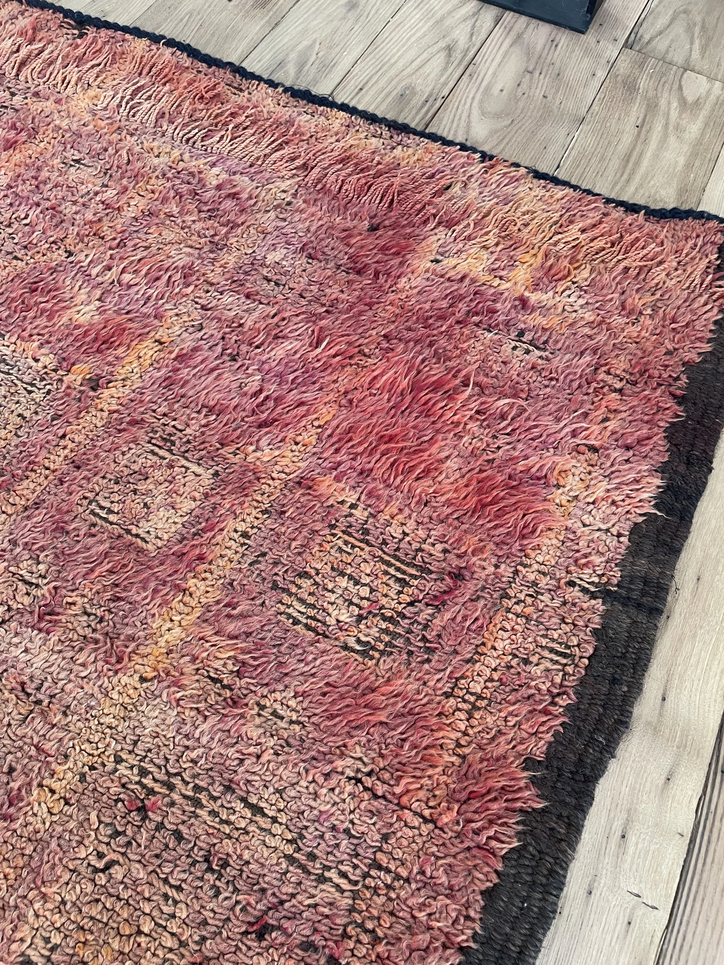 vintage beni mguild moroccan rug with red and orange geometric pattern, handwoven wool, natural dyes