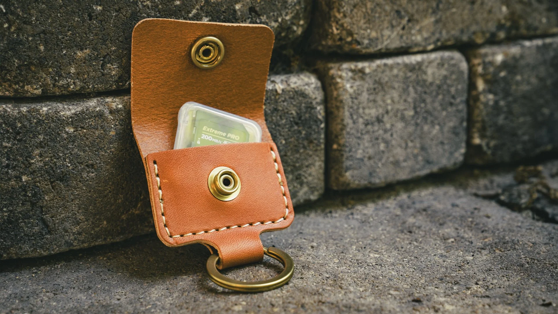 SD CARD HOLDER KEYCHAIN Vince Rockwell Photography SD CARD HOLDER KEYCHAIN Vince Rockwell Photography