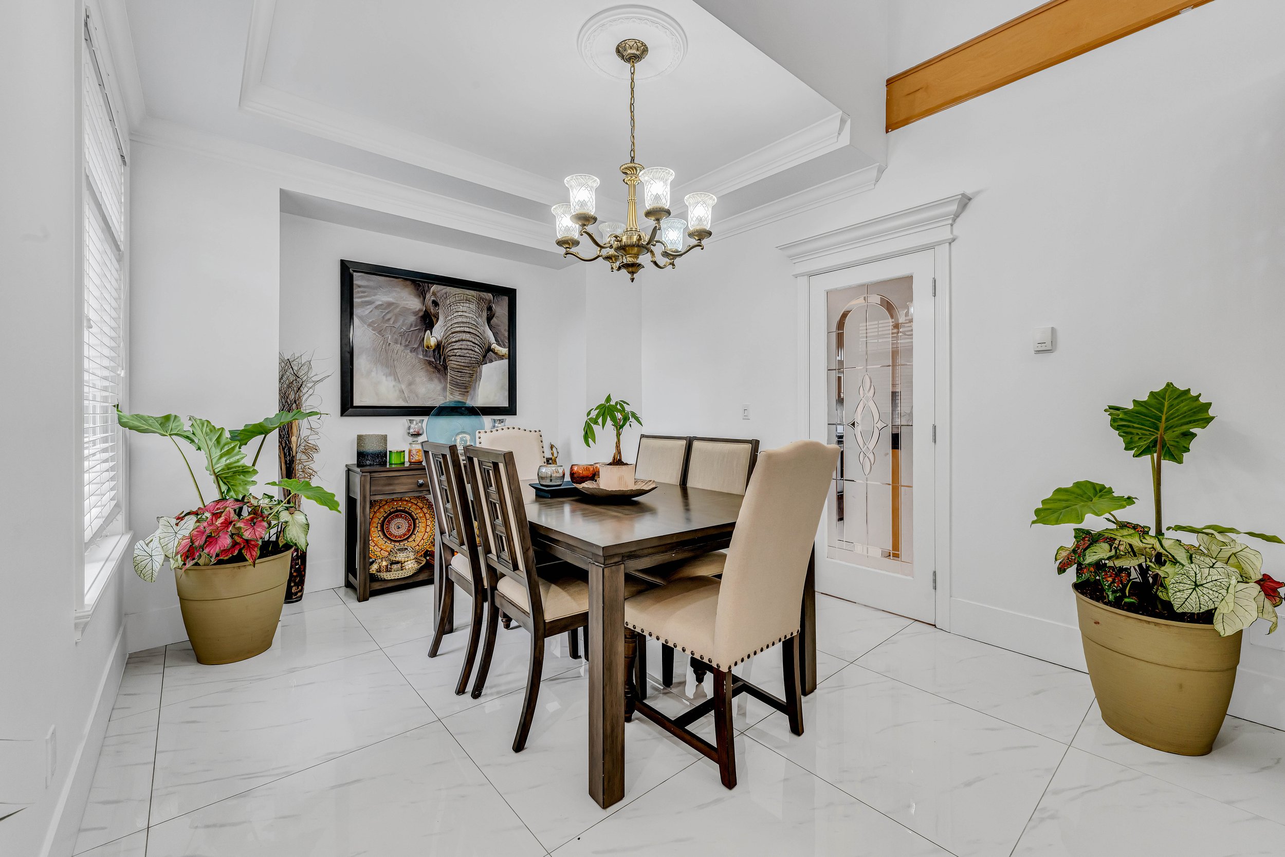 REALTY_STUDIOS_CA_MLS_READY-24.jpg