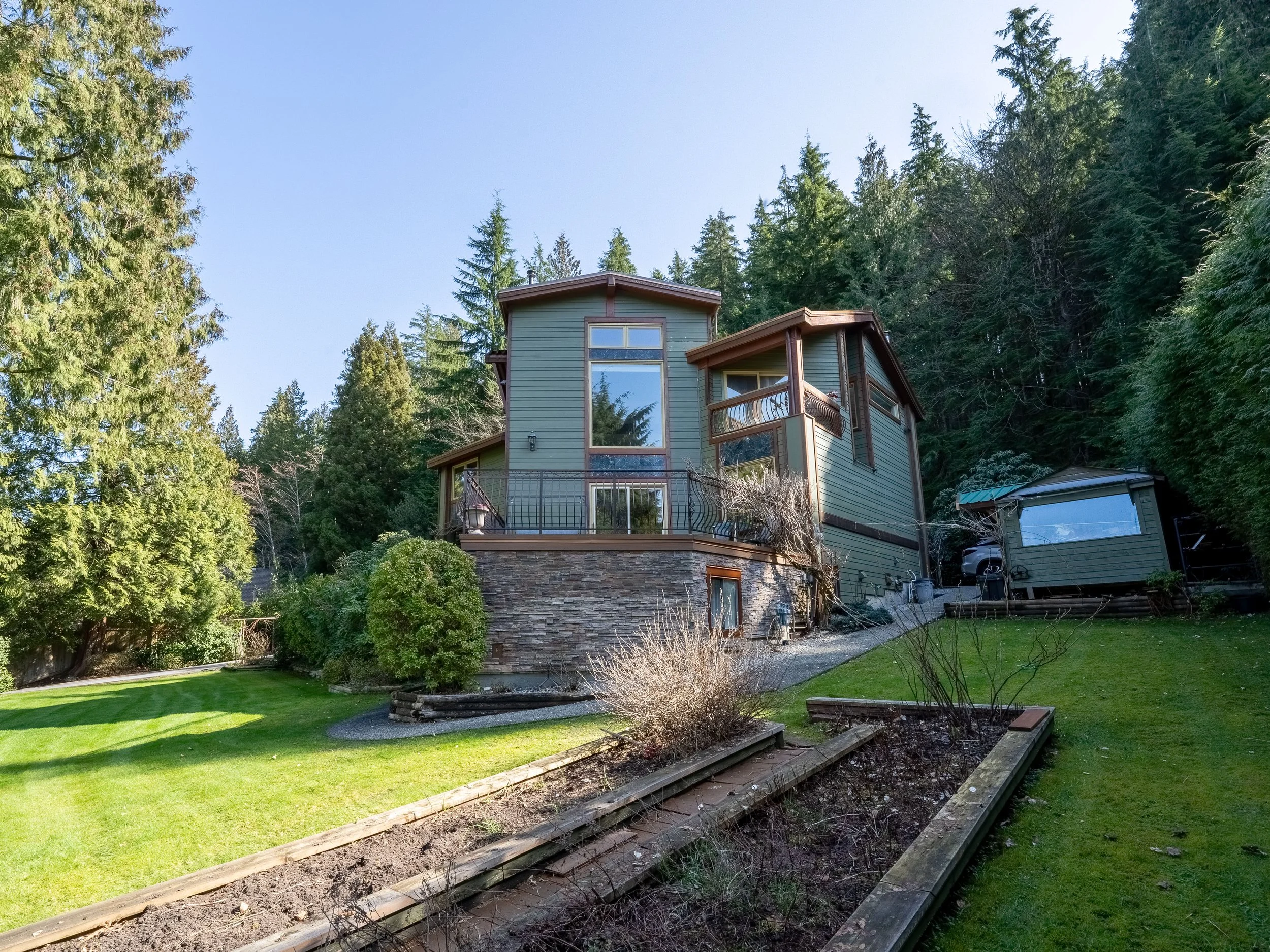 REALTY_STUDIOS_CA_MLS_READY-17.jpg