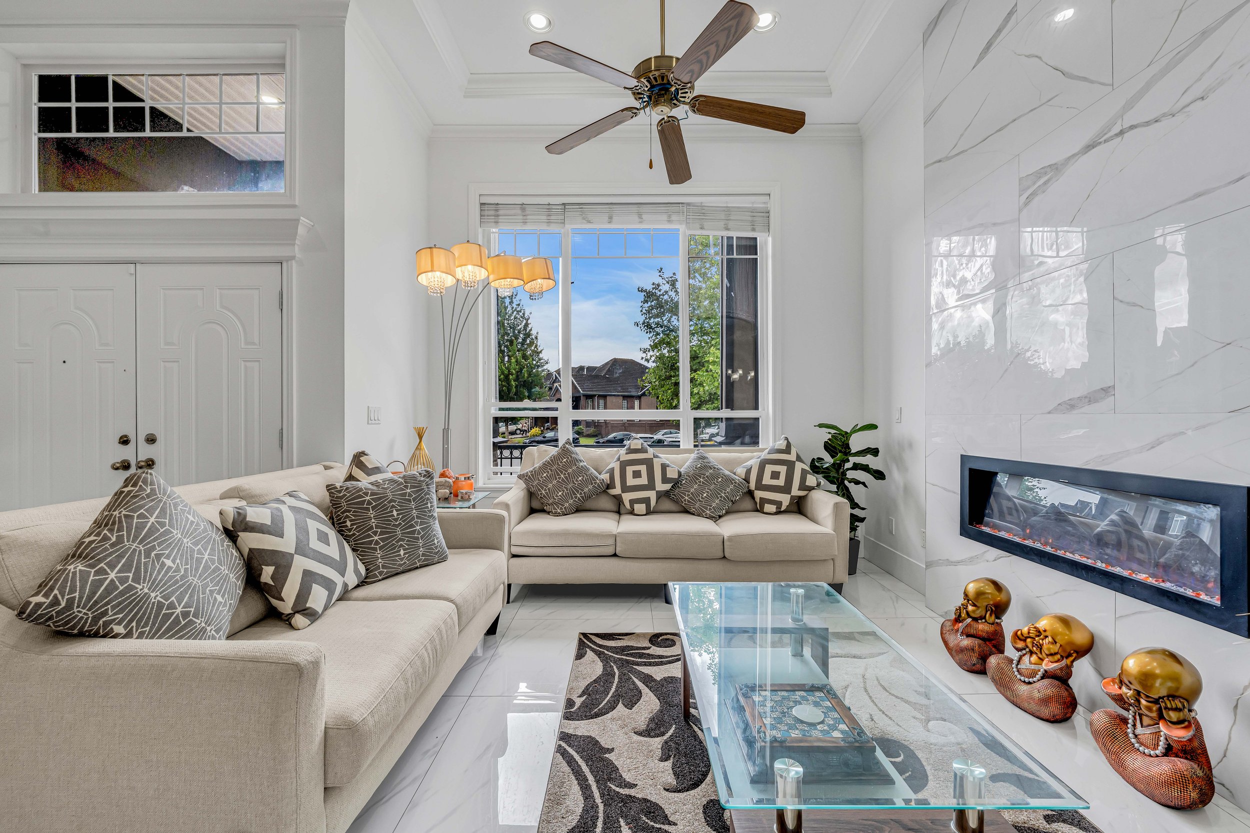 REALTY_STUDIOS_CA_MLS_READY-26.jpg