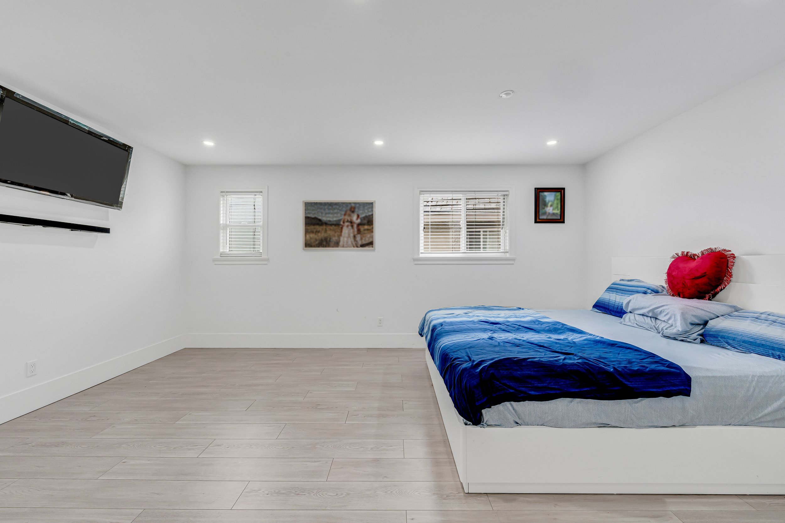 REALTY_STUDIOS_CA_MLS_READY-10.jpg