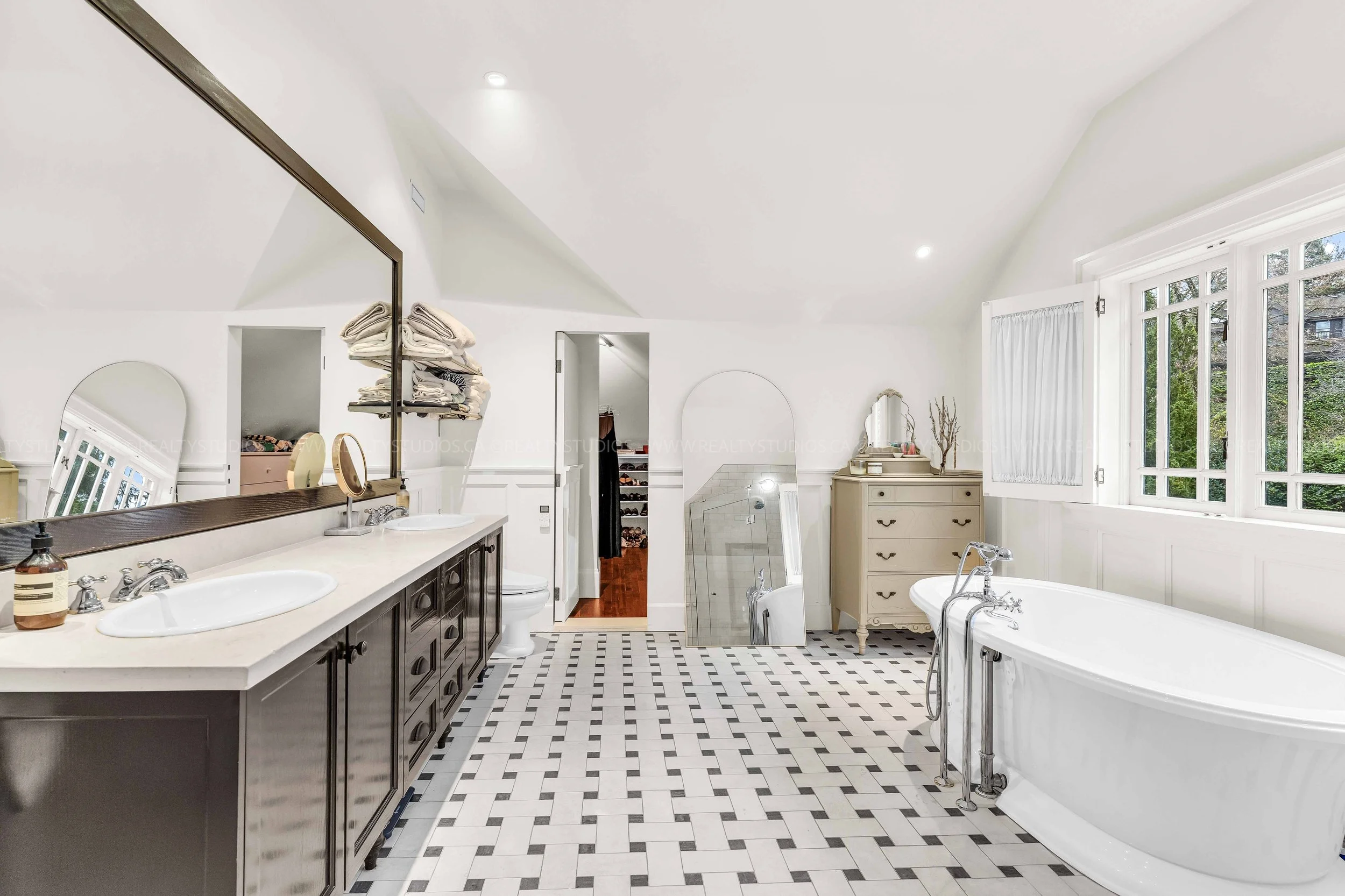 REALTY STUDIOS REAL ESTATE PHOTOGRAPHY-108.jpg