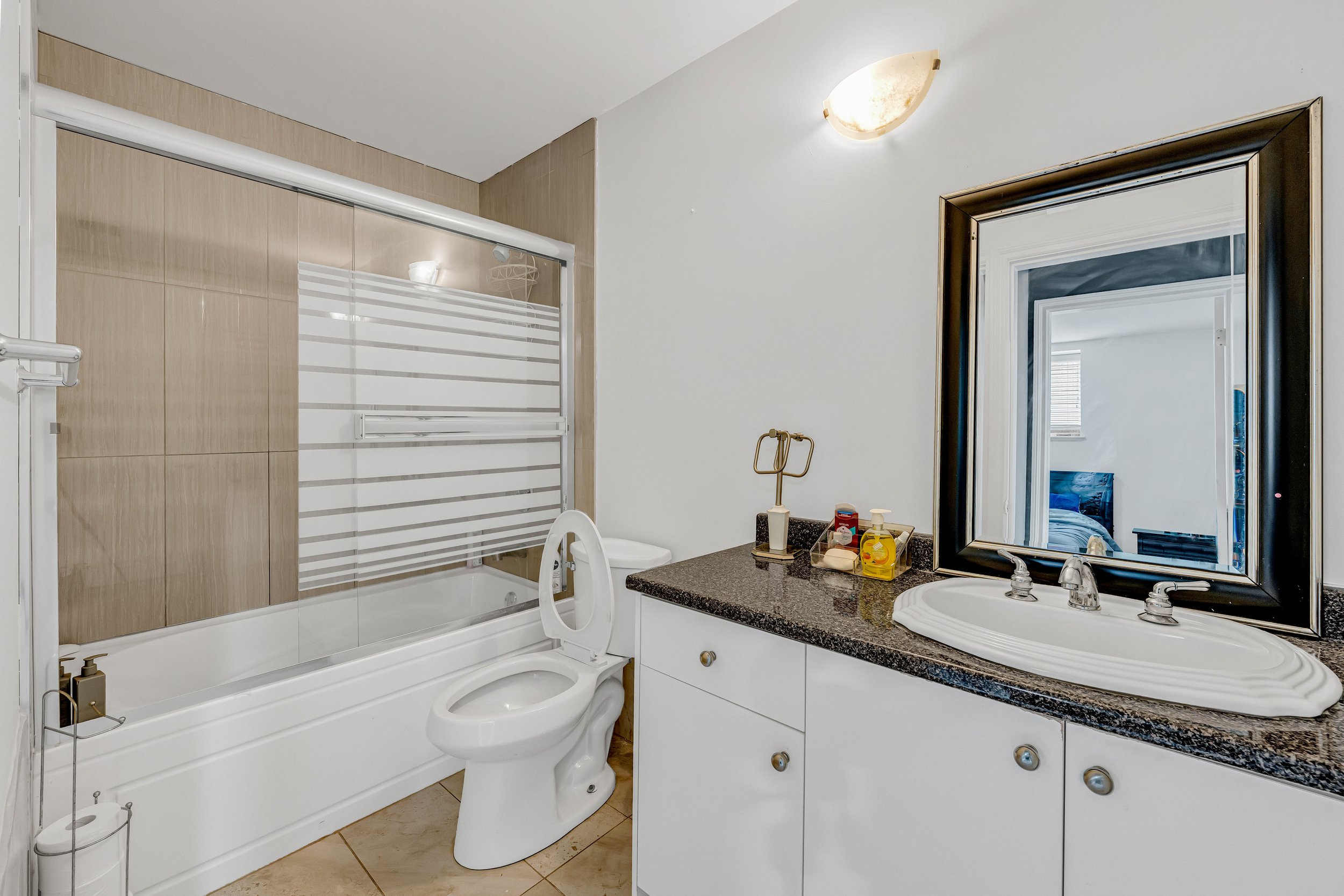 REALTY_STUDIOS_CA_MLS_READY-53.jpg