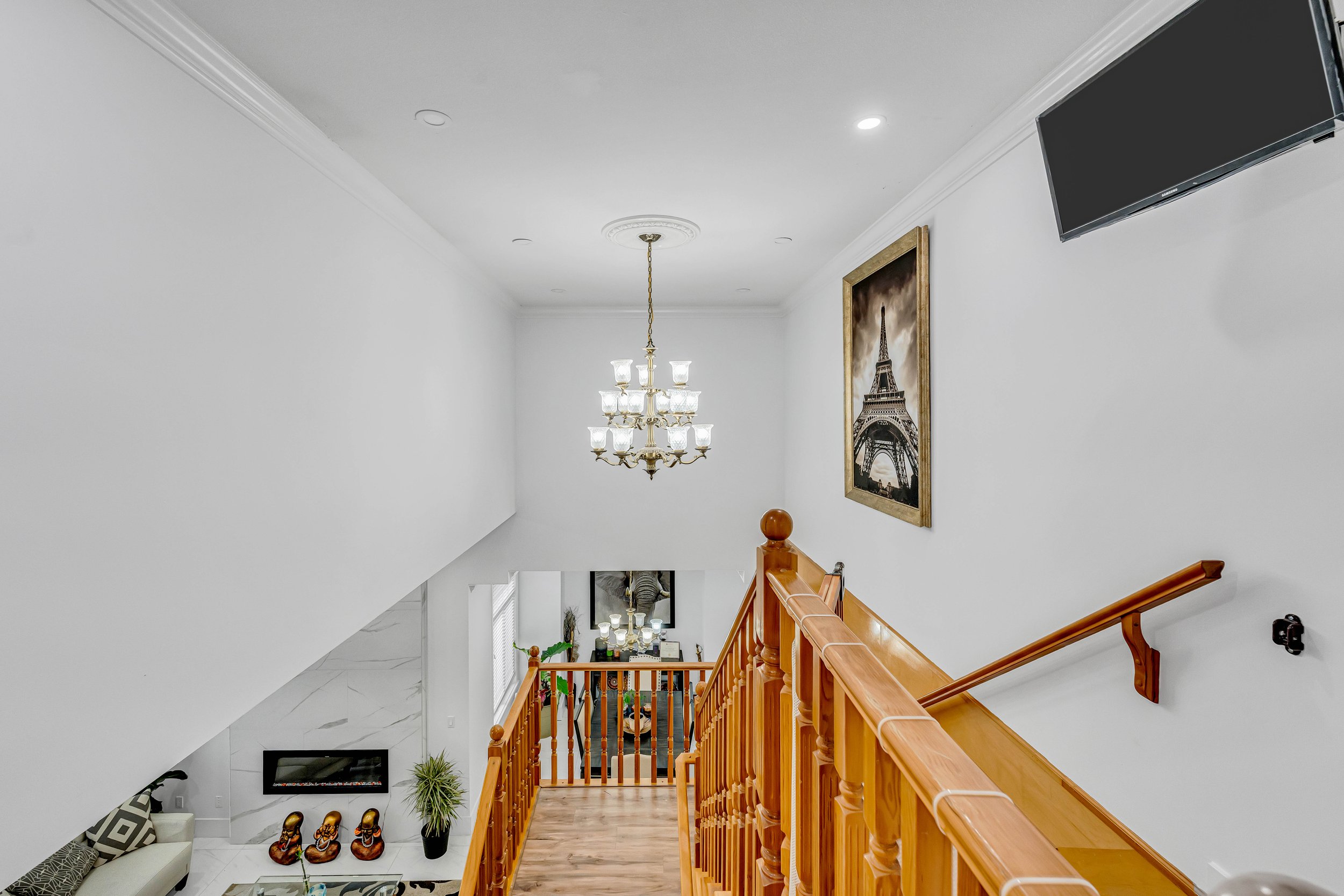 REALTY_STUDIOS_CA_MLS_READY-22.jpg