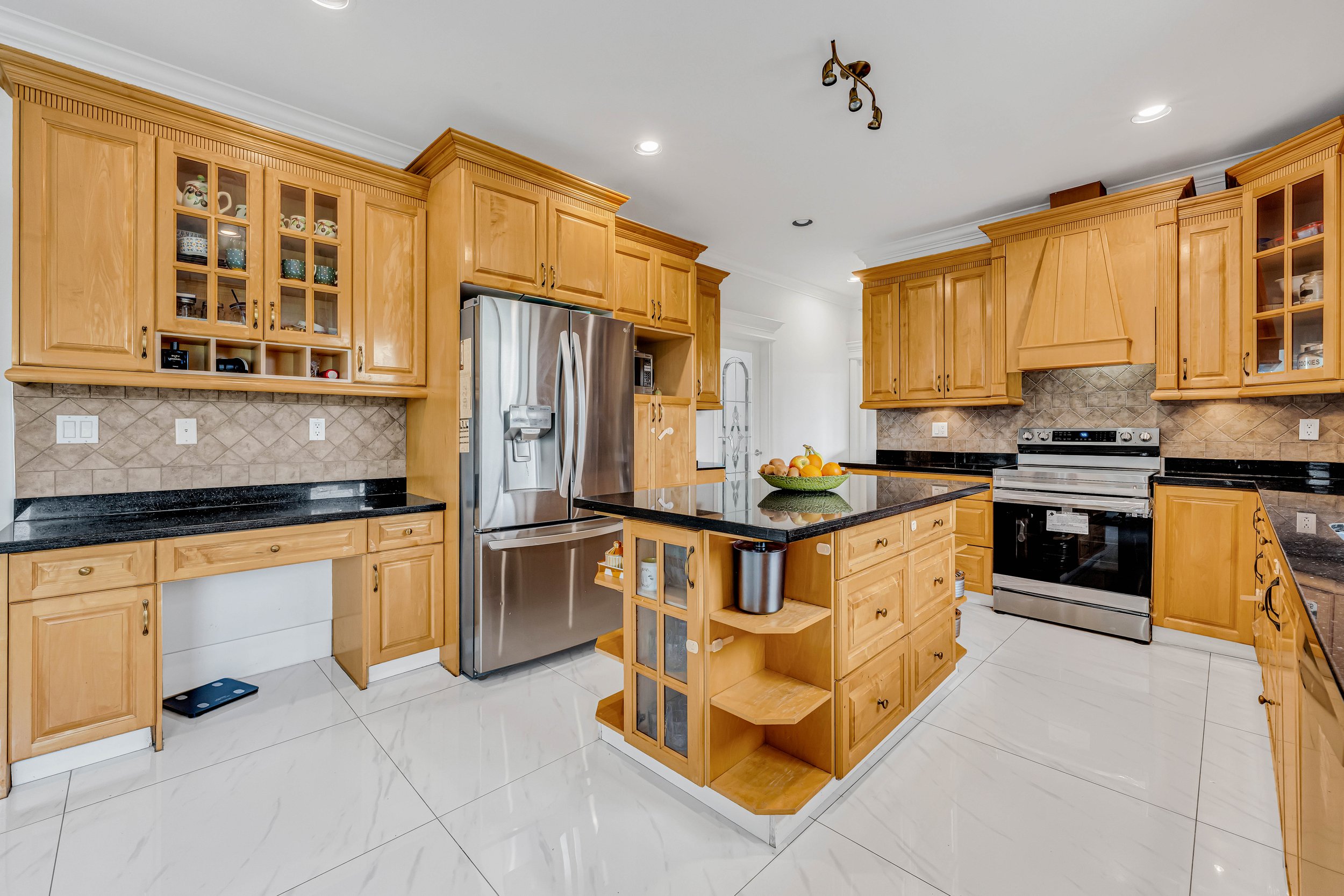 REALTY_STUDIOS_CA_MLS_READY-36.jpg