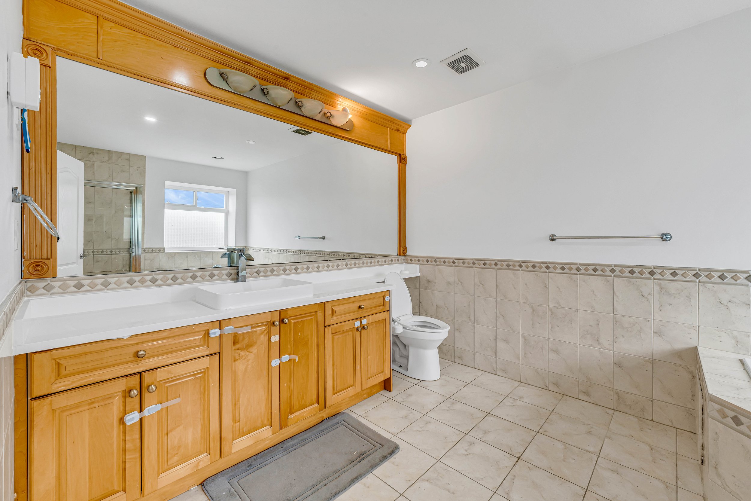REALTY_STUDIOS_CA_MLS_READY-17.jpg