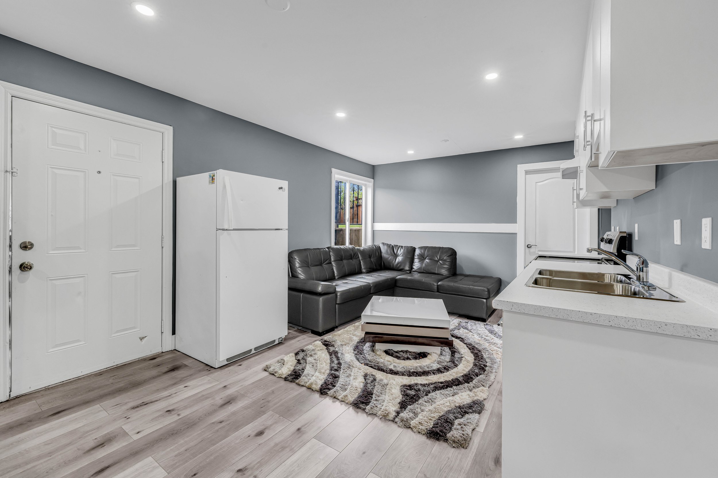 REALTY_STUDIOS_CA_MLS_READY-57.jpg