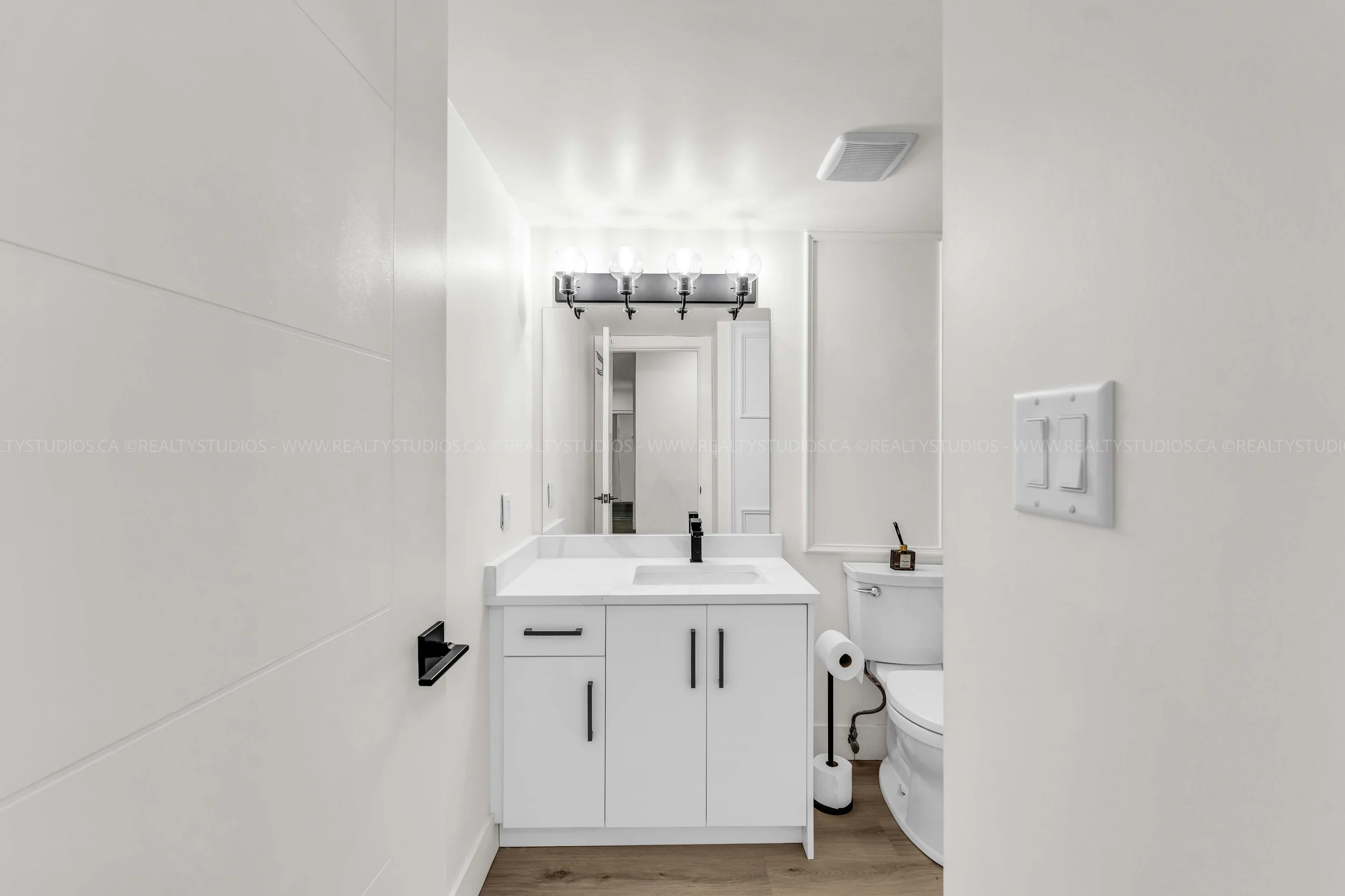 REALTY STUDIOS REAL ESTATE PHOTOGRAPHY-13.jpg