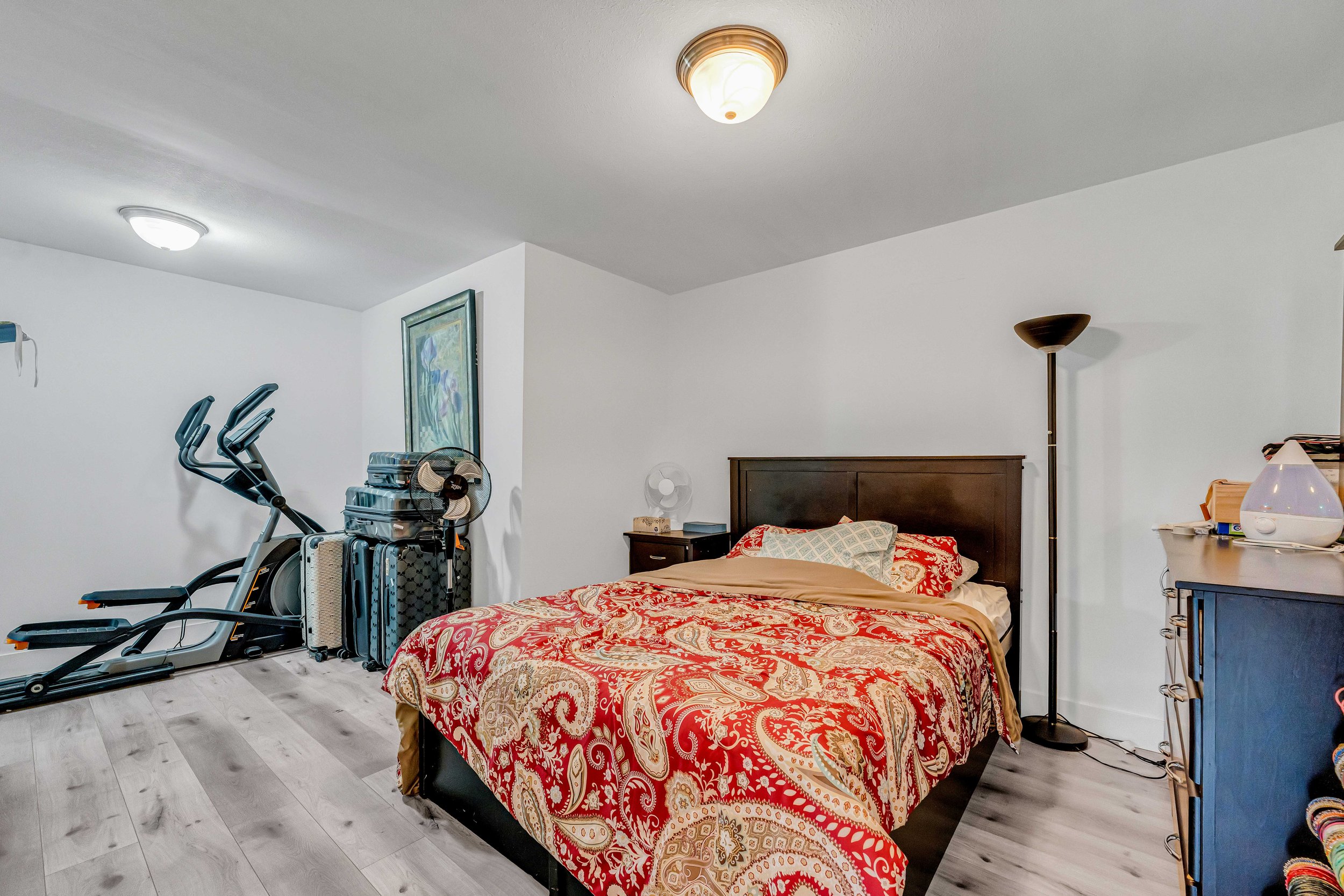 REALTY_STUDIOS_CA_MLS_READY-59.jpg