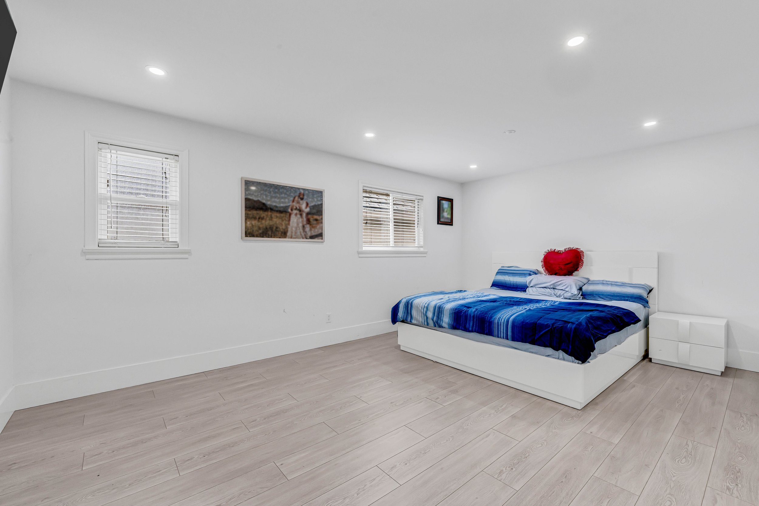 REALTY_STUDIOS_CA_MLS_READY-9.jpg