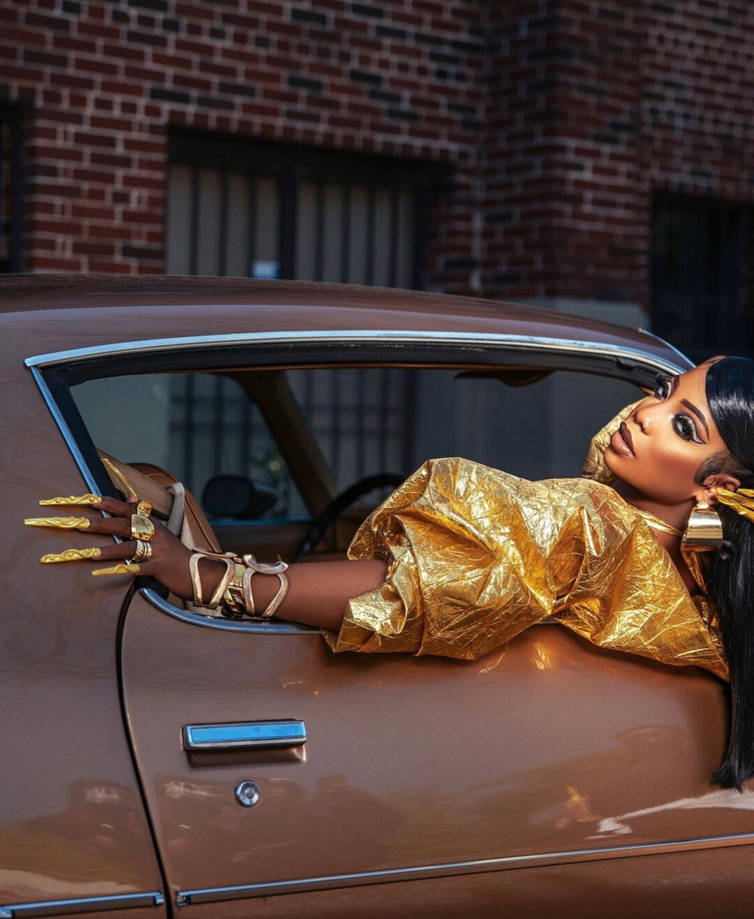 Riding out of this week like @dearra 🏆 #SolidGold.⠀⠀⠀⠀⠀⠀⠀⠀⠀
⠀⠀⠀⠀⠀⠀⠀⠀⠀
⤴ Share ⤓ Save &hearts; Show Love⠀⠀⠀⠀⠀⠀⠀⠀⠀
⠀⠀⠀⠀⠀⠀⠀⠀⠀
𝐀𝐛𝐨𝐮𝐭 𝐆𝐫𝐚𝐢𝐥:⠀⠀⠀⠀⠀⠀⠀⠀⠀
⠀⠀⠀⠀⠀⠀⠀⠀⠀
🤜🏾🤛🏿 Grail is a discovery channel 📺 for premium Black beauty + personal care. W