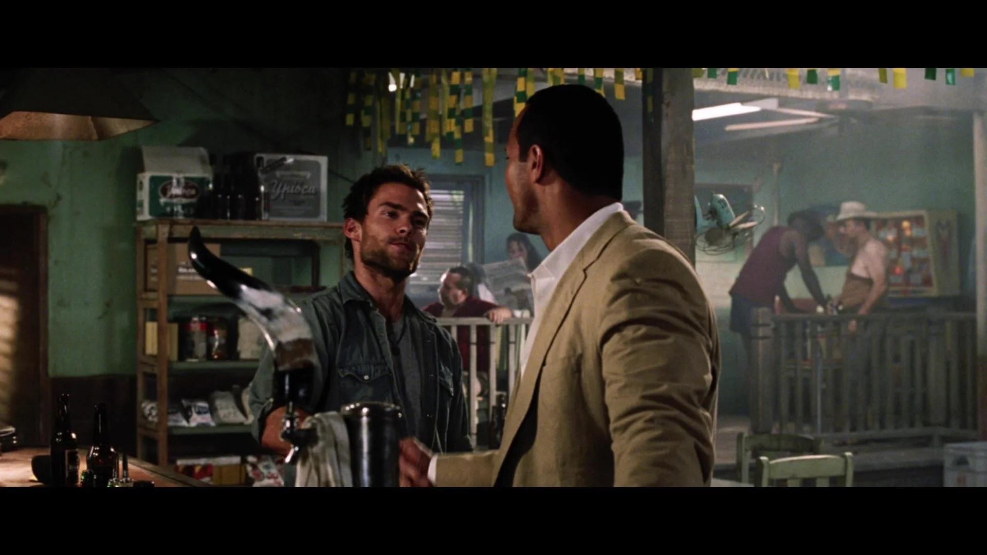 sean-william-scott-dwayne-johnson-the-rundown.jpg
