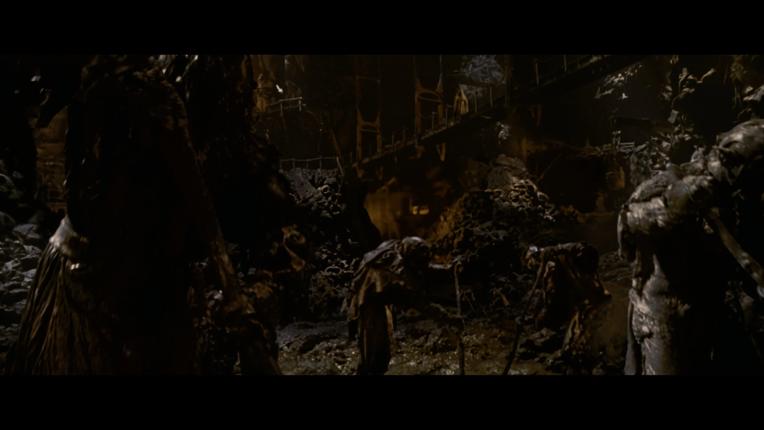 The Lord of the Rings- The Fellowship of the Ring (EXT.) PT. 1_t05.mkv_20251212_203607.318.jpg