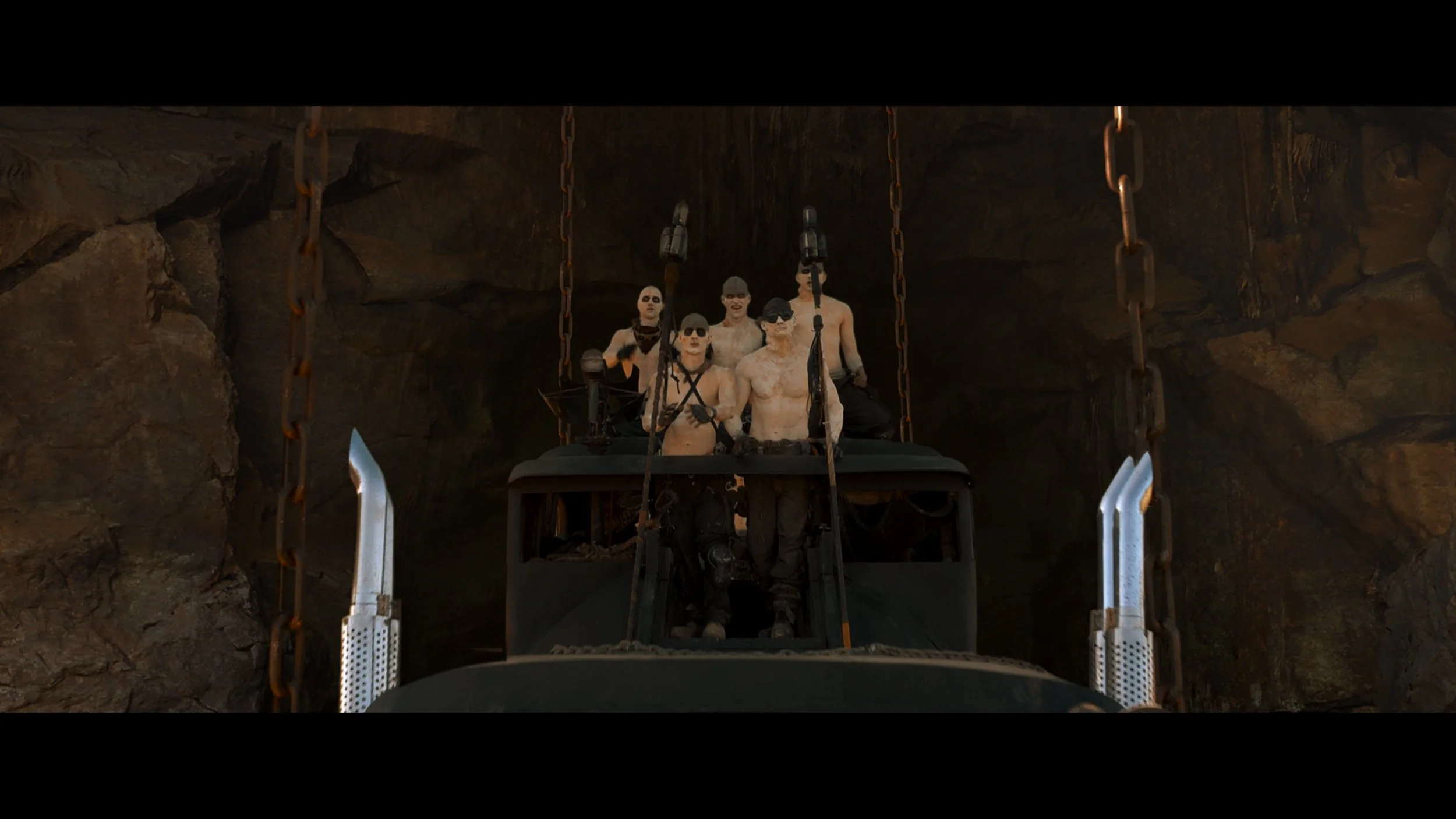 Mad Max- Fury Road_t02.mkv_20260526_111537.802.jpg