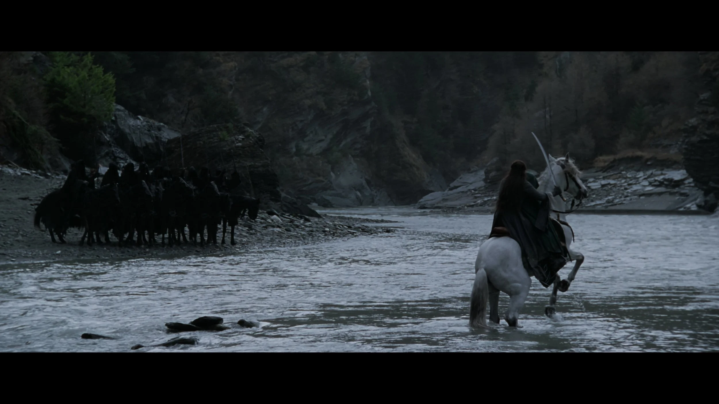 The Lord of the Rings- The Fellowship of the Ring (EXT.) PT. 1_t05.mkv_20251212_203702.849.jpg