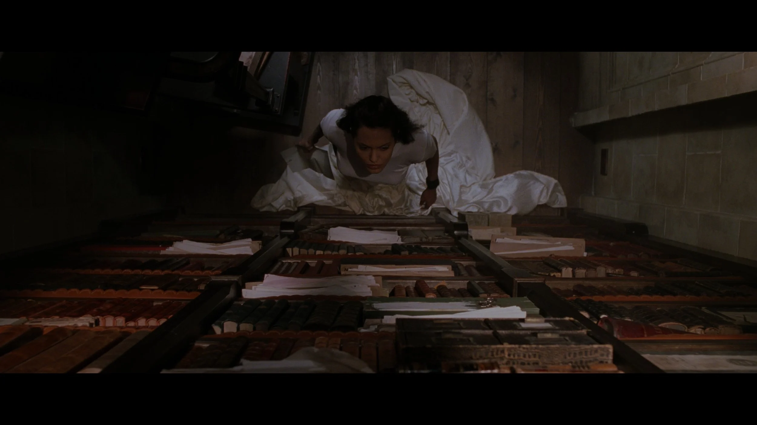 Lara Croft- Tomb Raider_t00.mkv_20260511_130711.875.jpg
