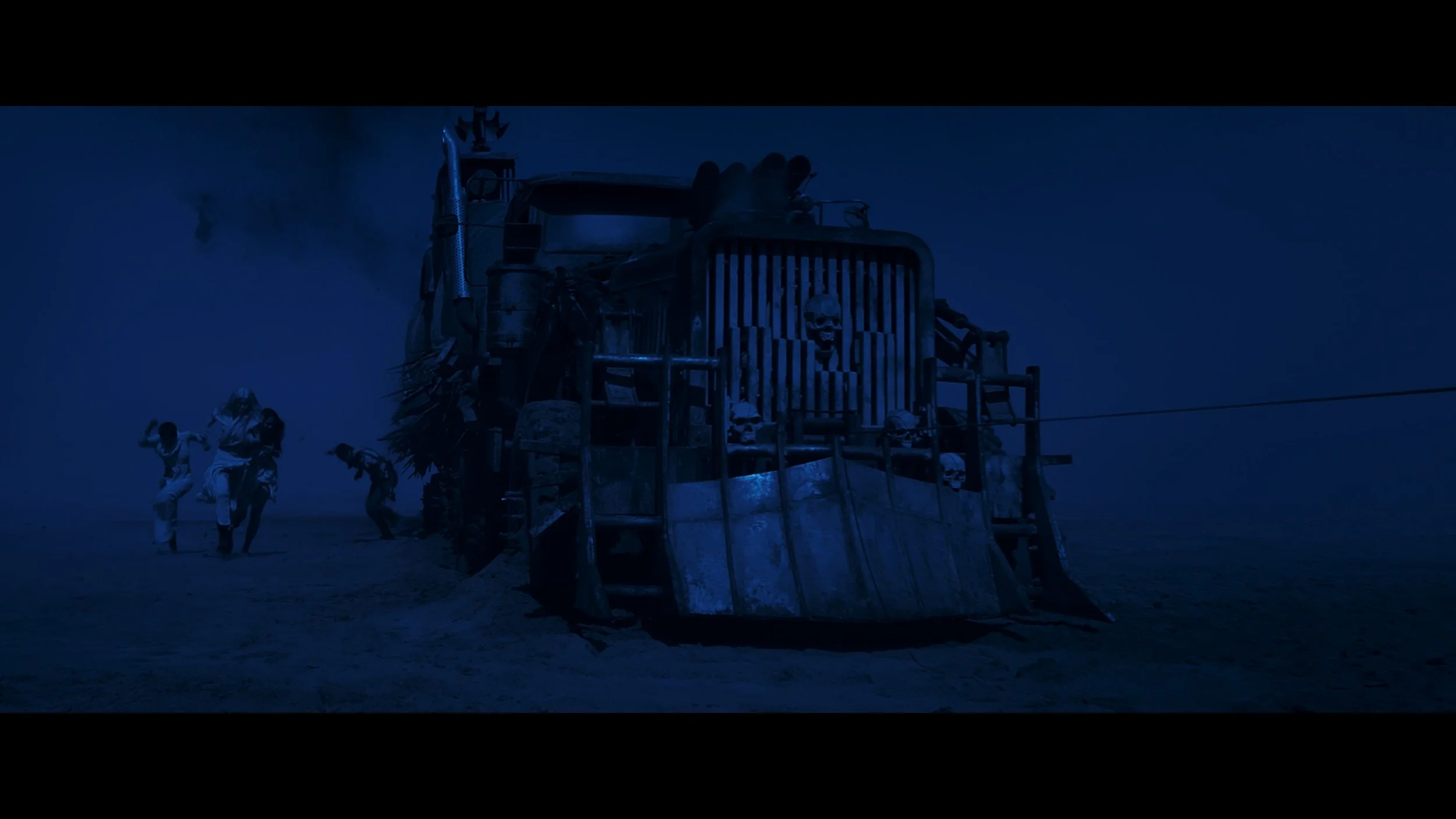 Mad Max- Fury Road_t02.mkv_20260526_113626.285.jpg